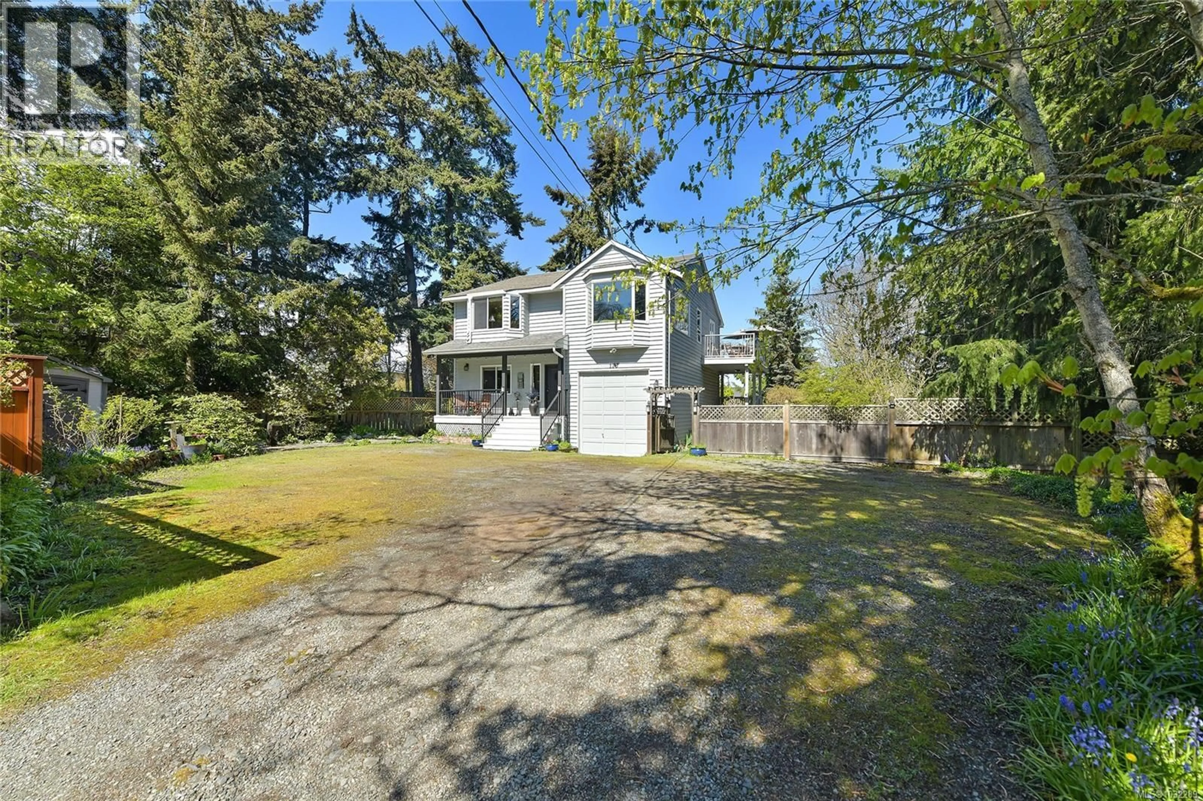 A pic from outside/outdoor area/front of a property/back of a property/a pic from drone, unknown for 176 ISLAND HIGHWAY, View Royal British Columbia V9B1G2