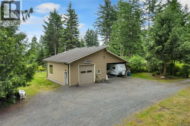 620 VALPY ROAD, Quadra Island 3
