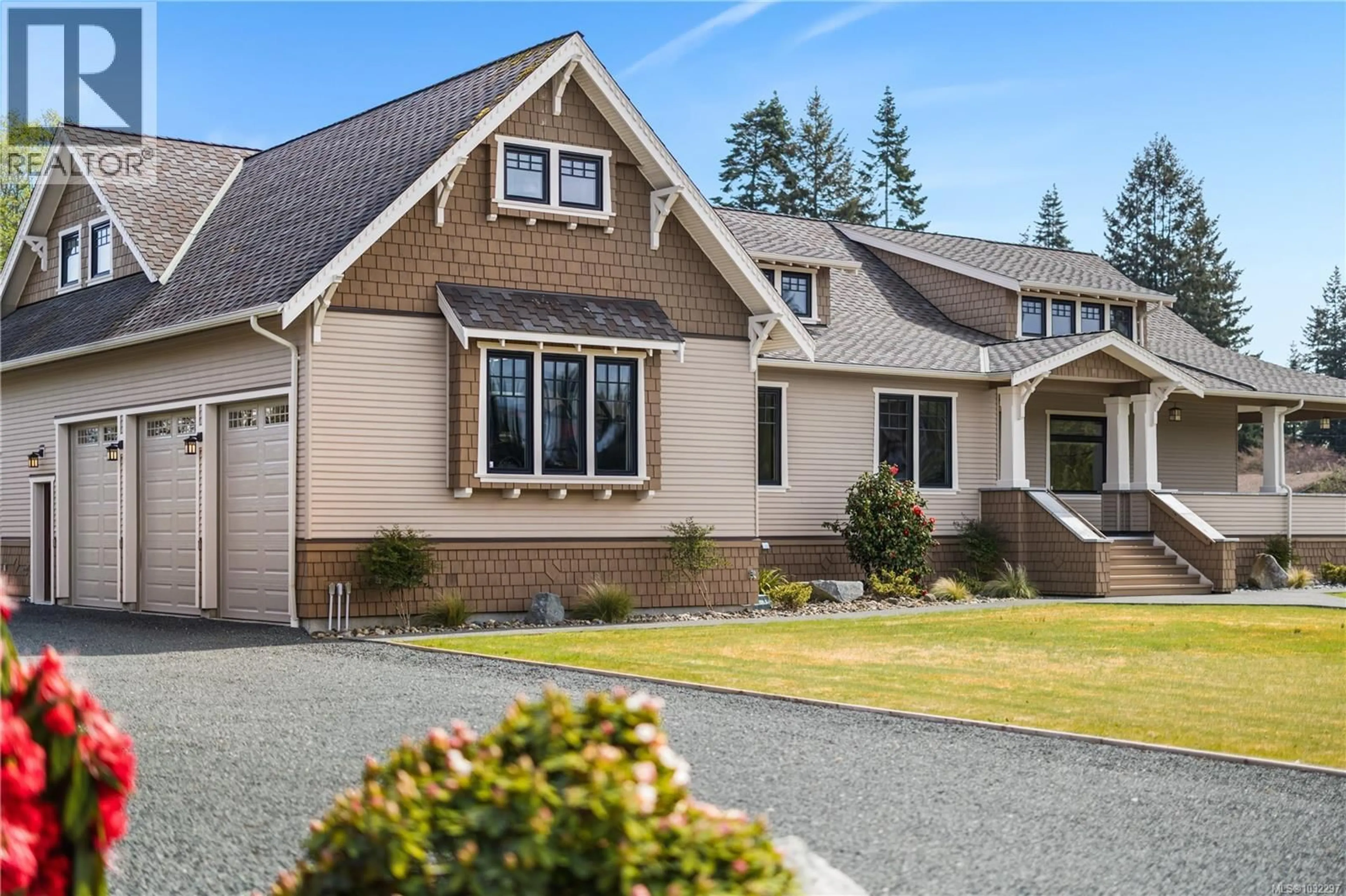 Home with vinyl exterior material, street for 3816 STUART PLACE, Campbell River British Columbia V9H1J7