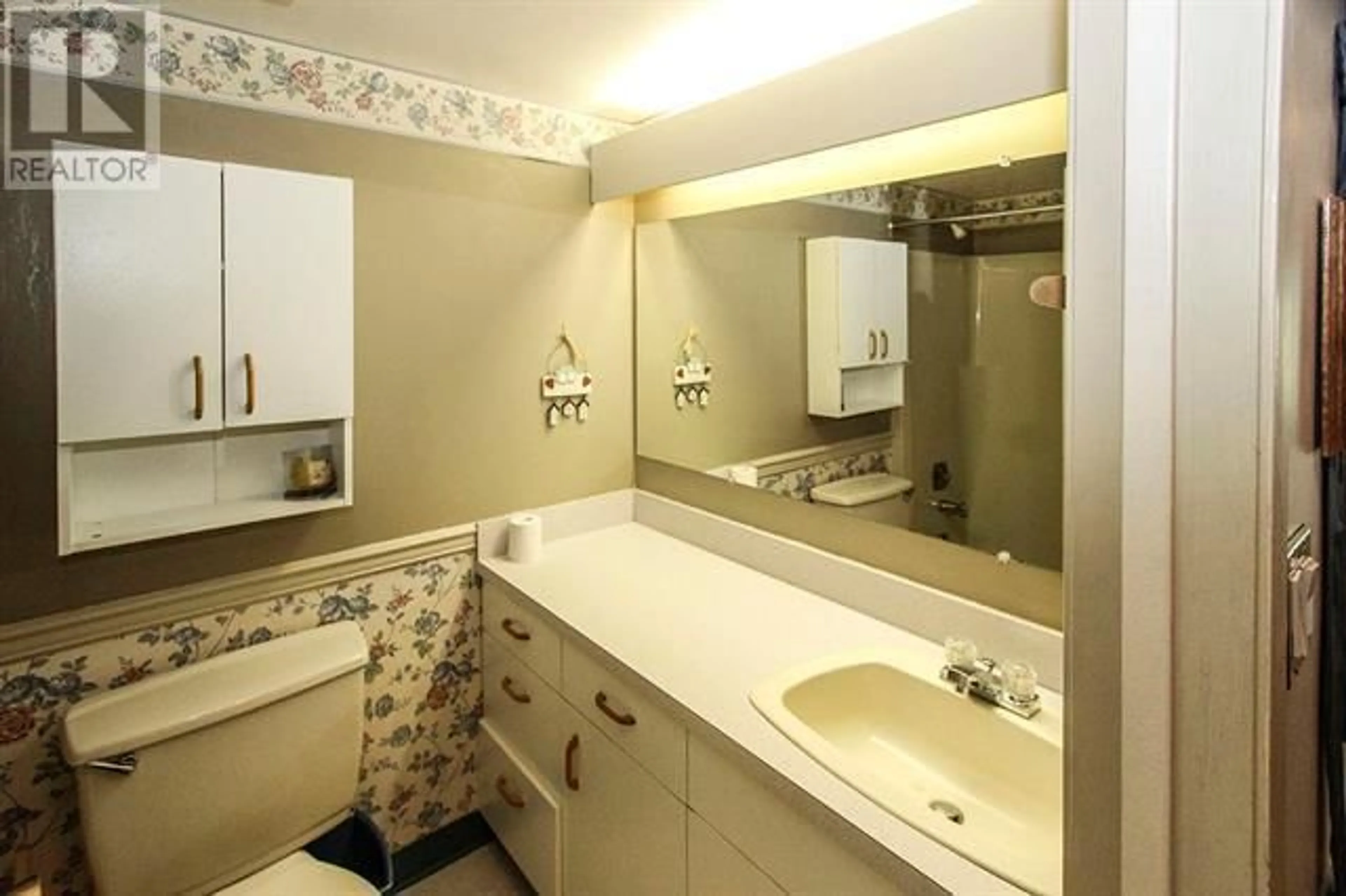 Standard bathroom, ceramic/tile floor for 110 - 5375 BIG WHITE ROAD, Kelowna British Columbia V0H1A0