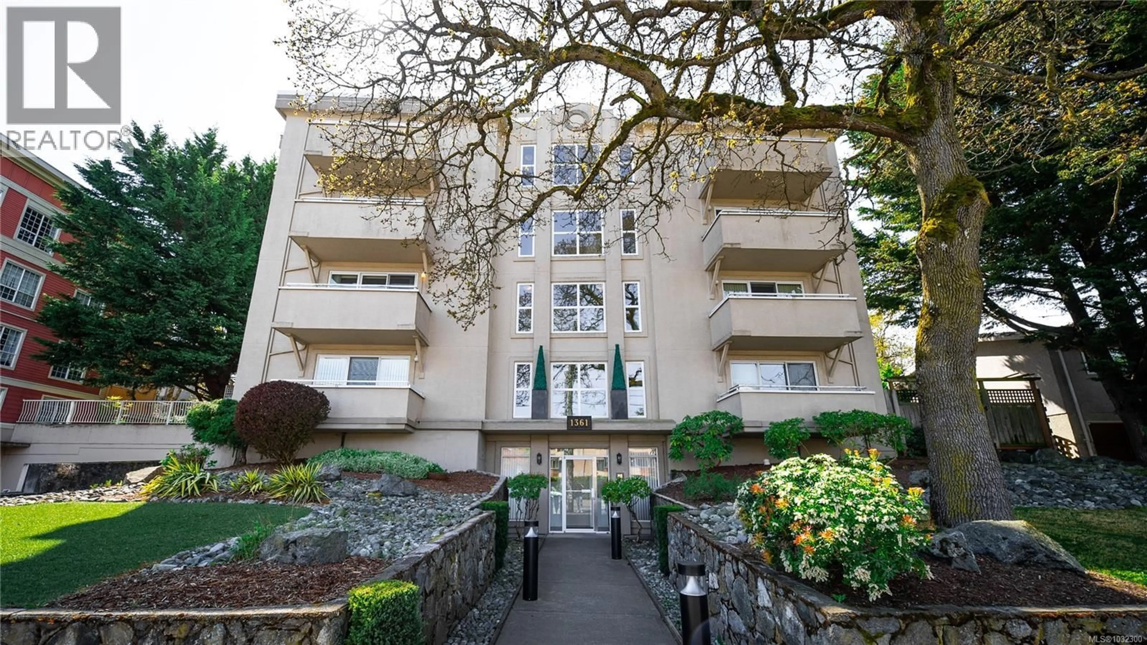 Unknown for 204 - 1361 HILLSIDE AVENUE, Victoria British Columbia V8T2B3
