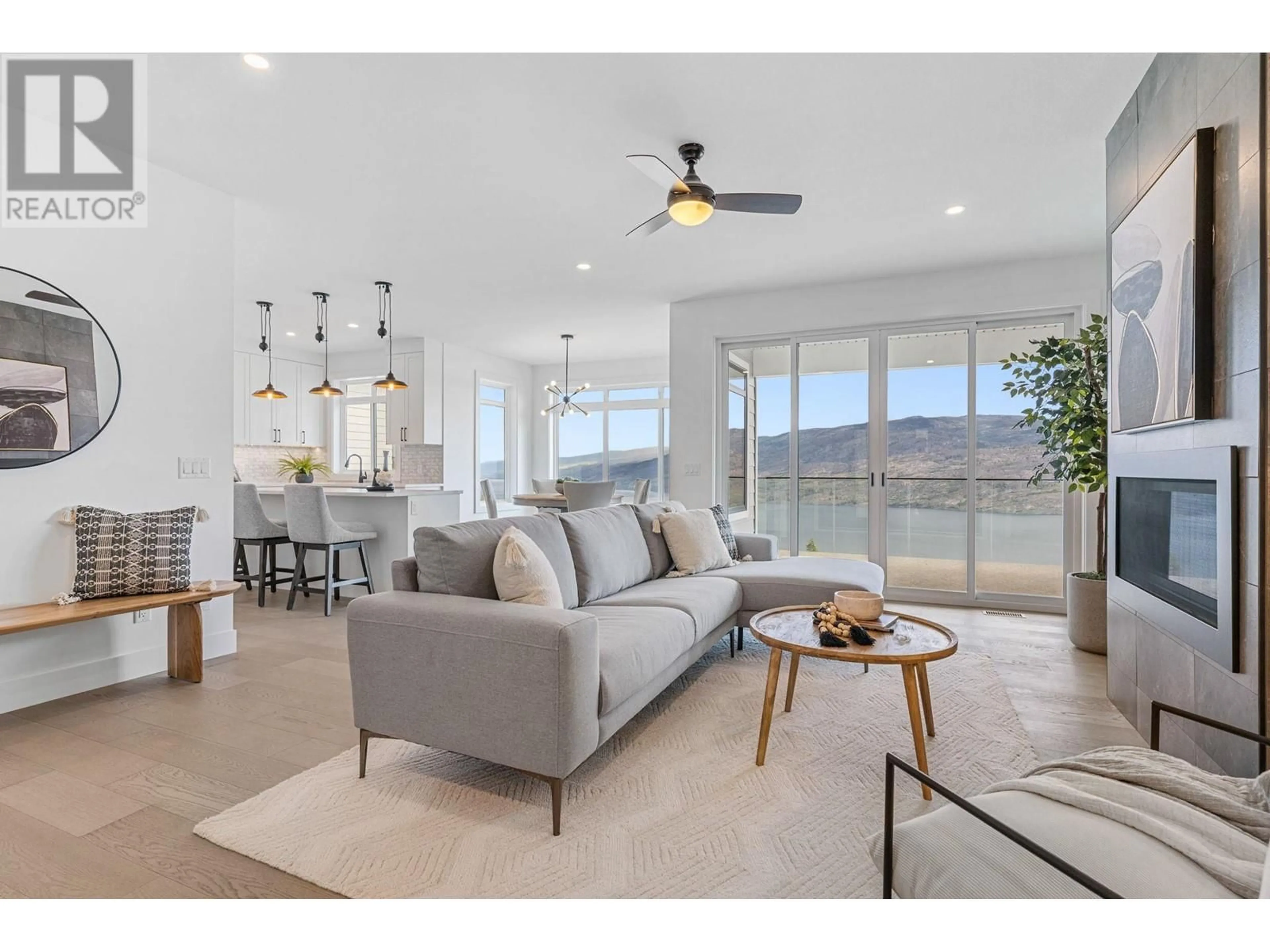 Living room, wood floors for 6046 Gerrie Road, Peachland British Columbia V0H1X4