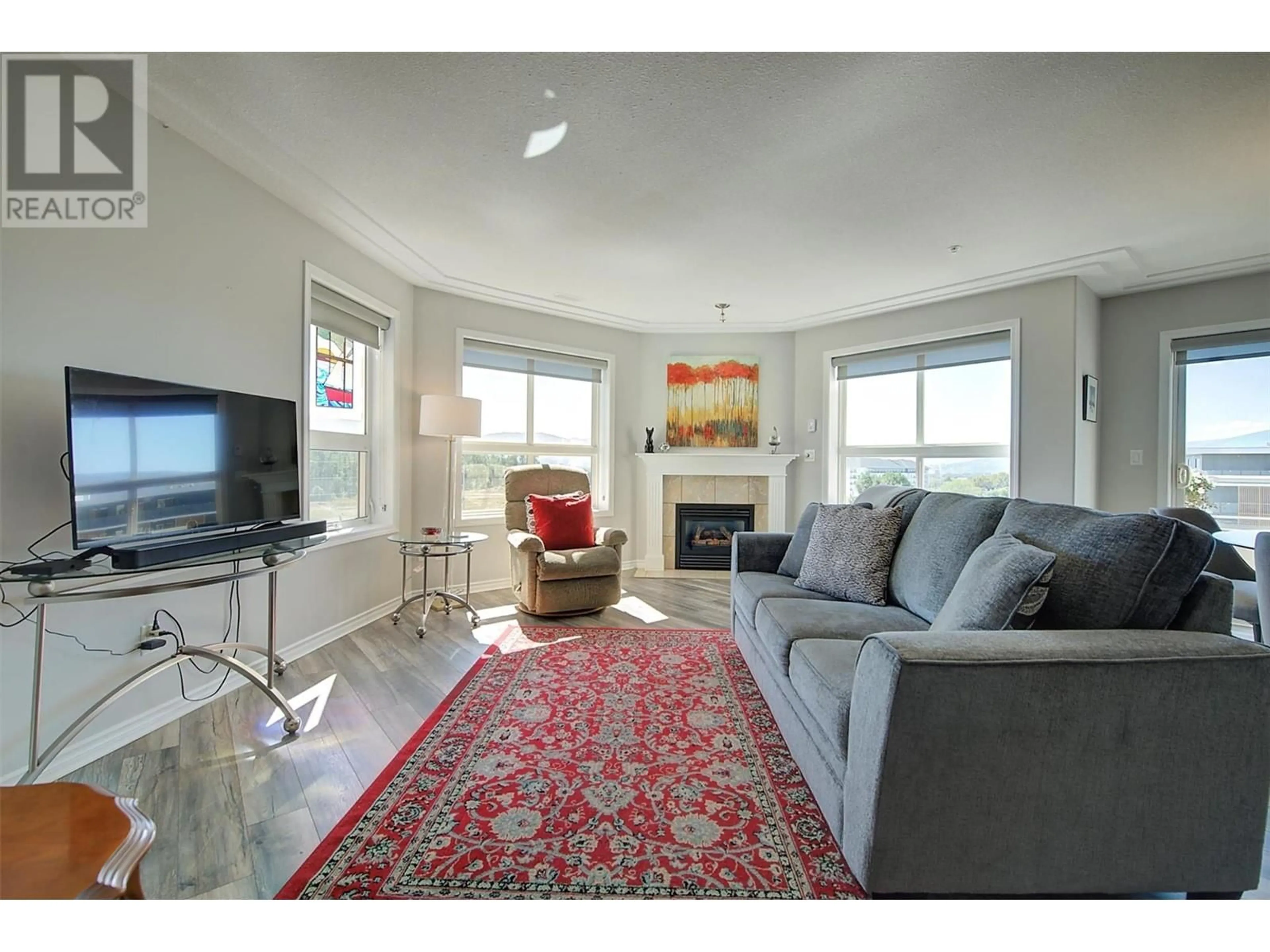 Living room, carpet floors for 1967 Underhill Street Unit# 602, Kelowna British Columbia V1X8C9