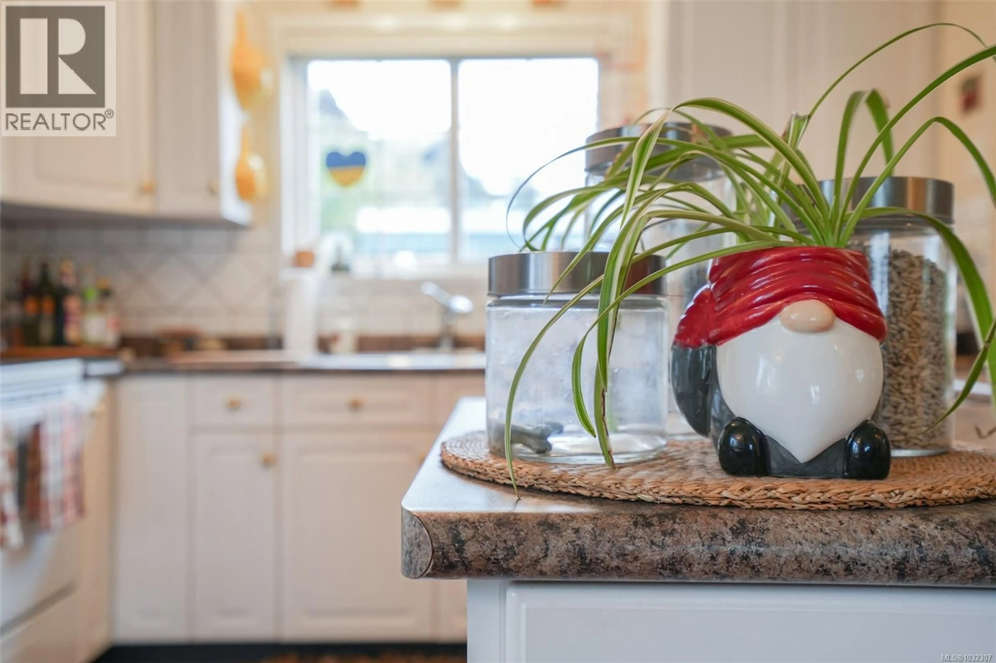 Contemporary kitchen, unknown for 4233 8TH AVENUE, Port Alberni British Columbia V9Y4S5