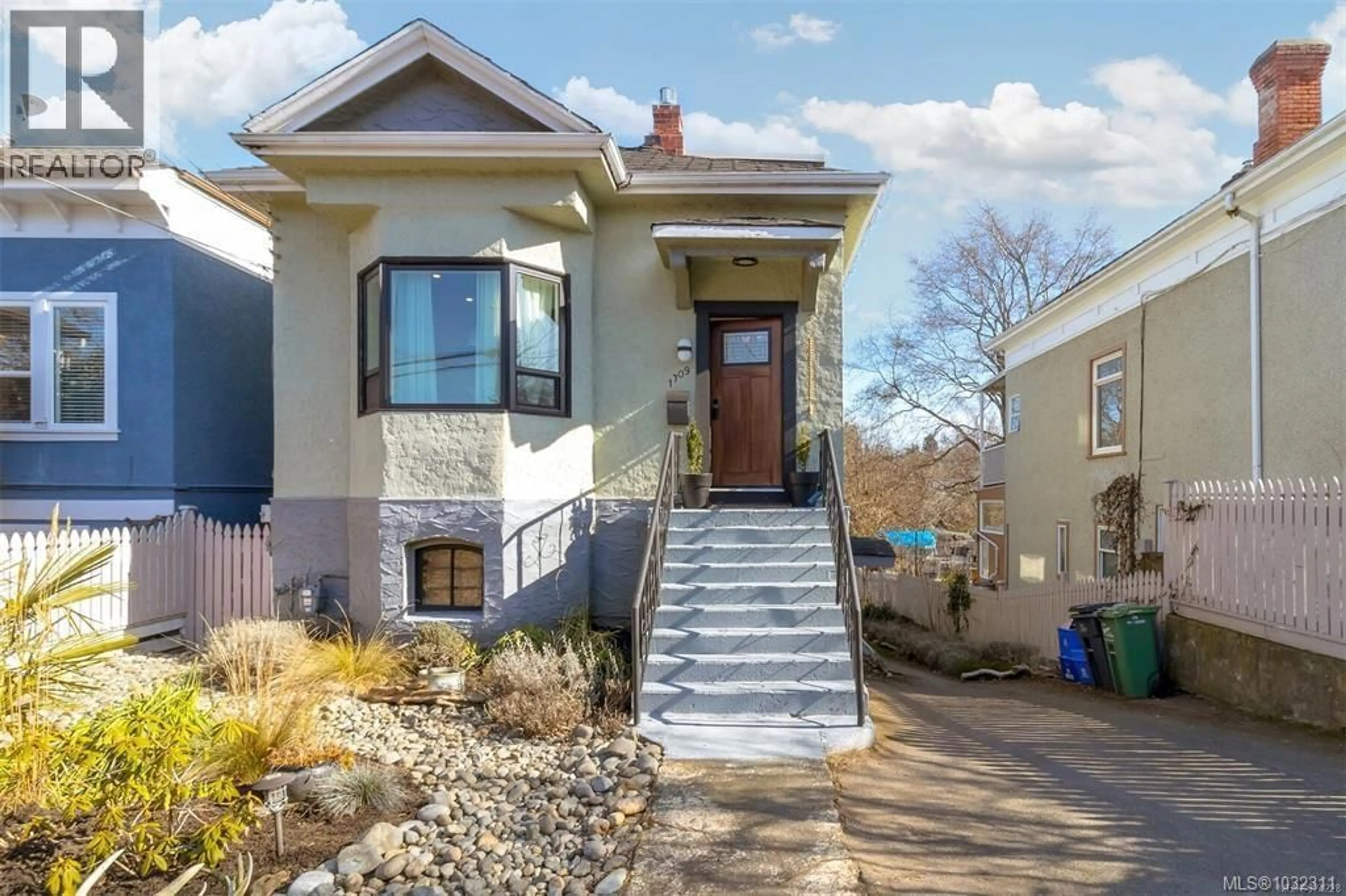 Home with brick exterior material, street for 1709 FERNWOOD ROAD, Victoria British Columbia V8T2Y3