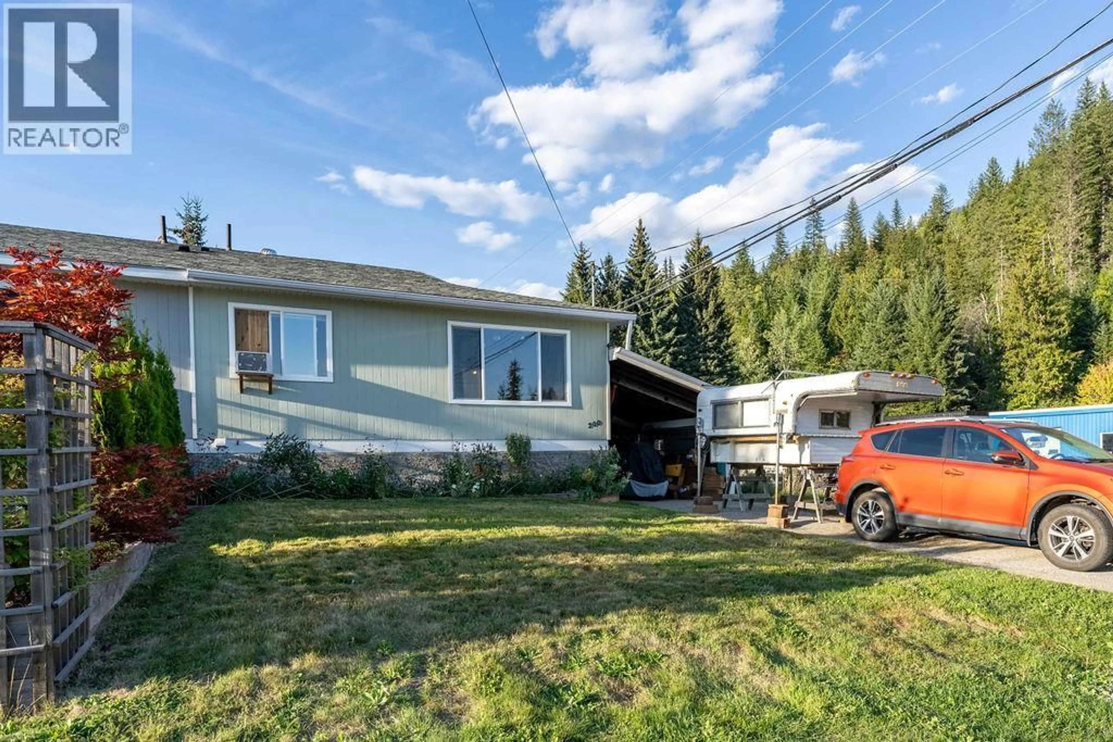 A pic from outside/outdoor area/front of a property/back of a property/a pic from drone, unknown for 200 VIERS CRESCENT, Revelstoke British Columbia V0E2S0