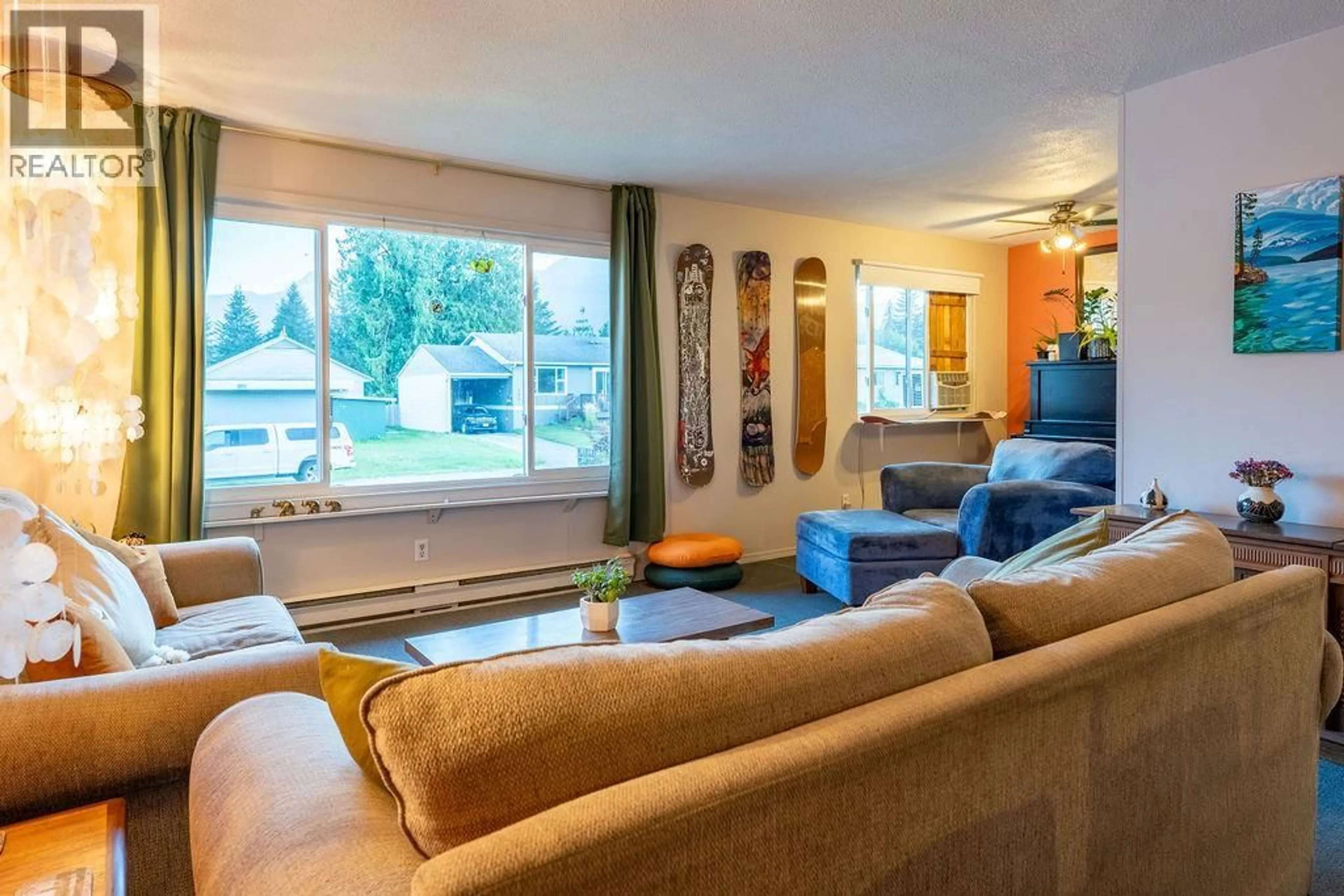 Living room with furniture, unknown for 200 VIERS CRESCENT, Revelstoke British Columbia V0E2S0