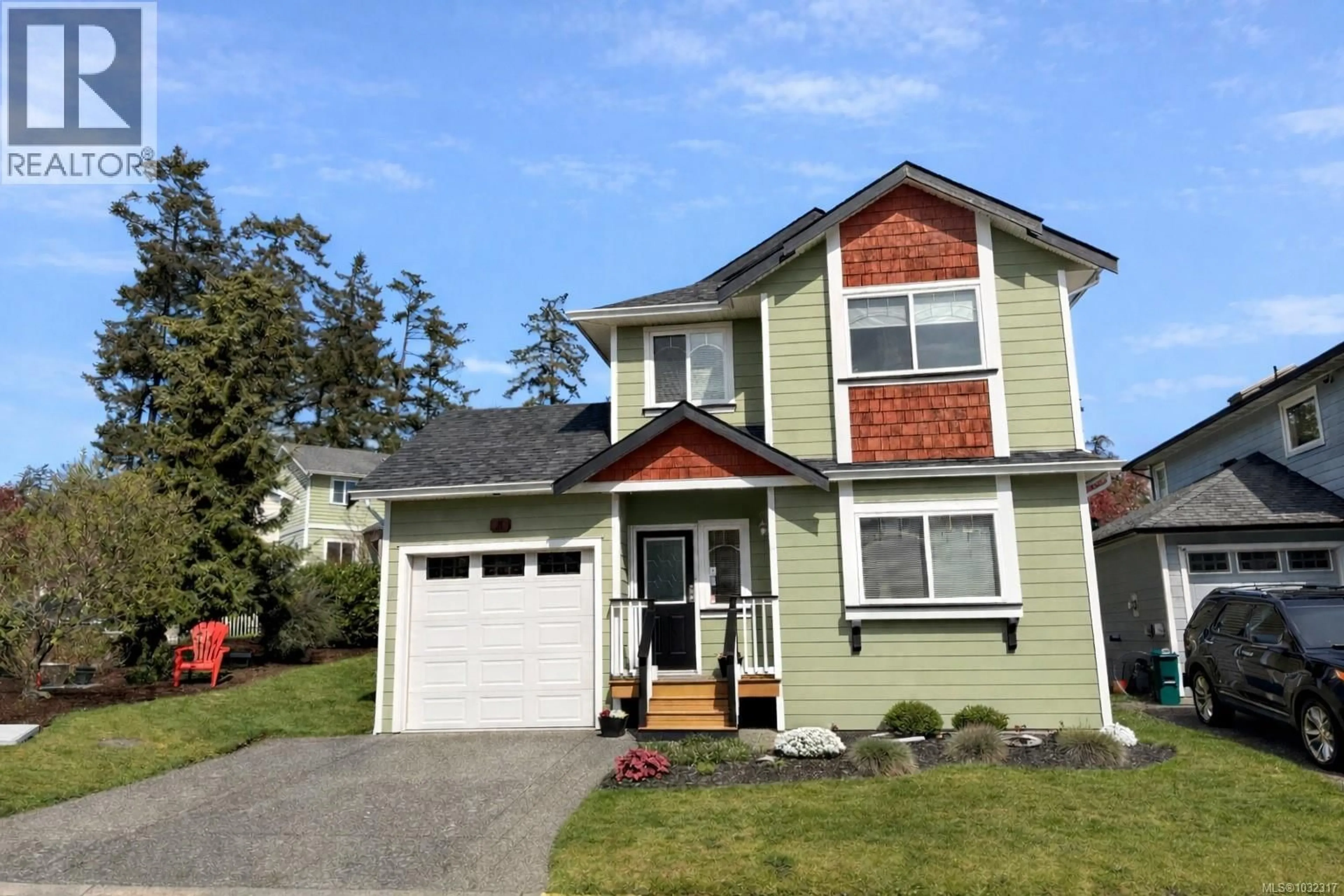 Home with vinyl exterior material, street for 8 NEWSTEAD CRESCENT, View Royal British Columbia V9B6L4