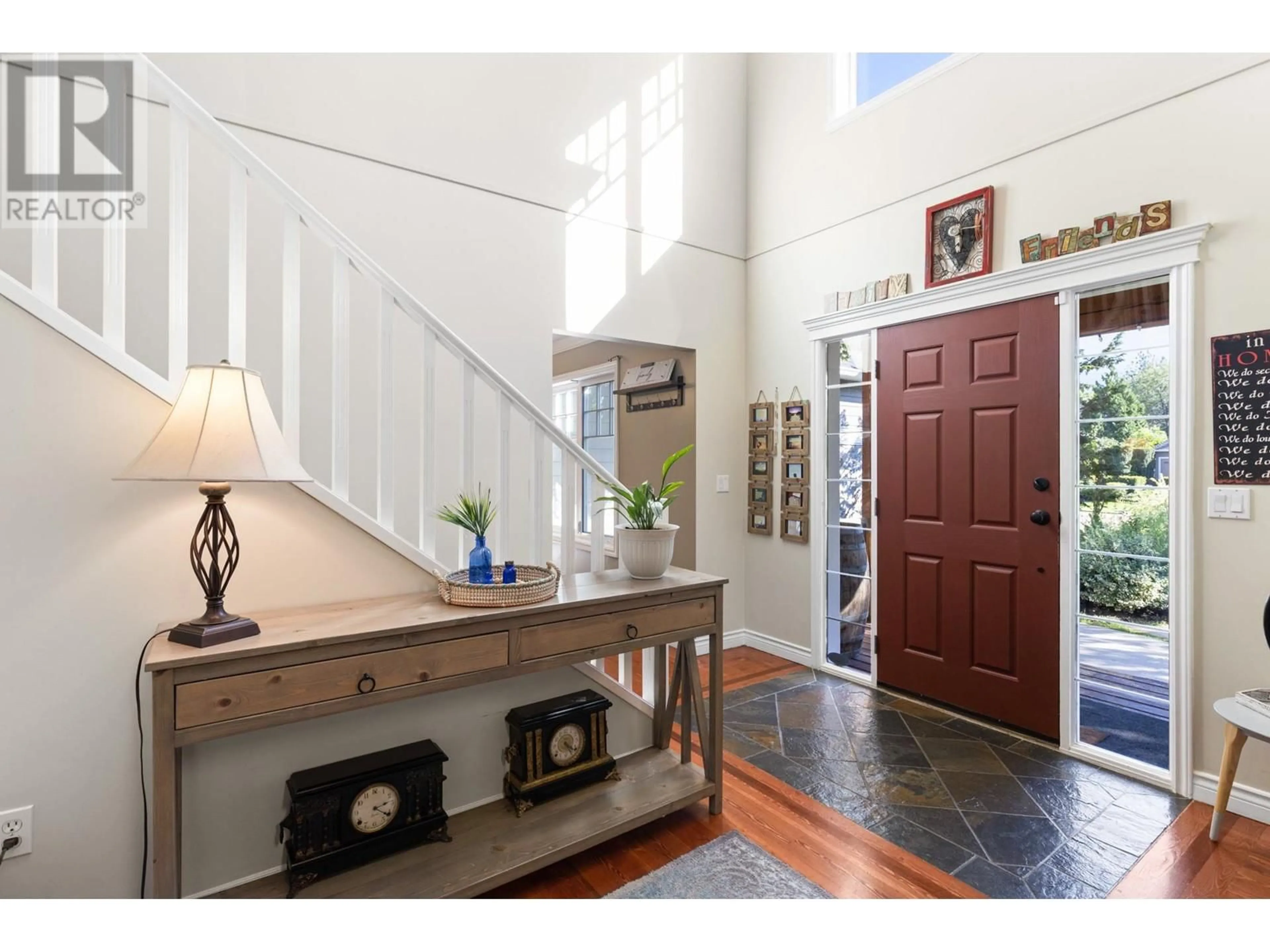 Indoor entryway, wood floors for 3374 Larkspur Court, Kelowna British Columbia V1W4S7