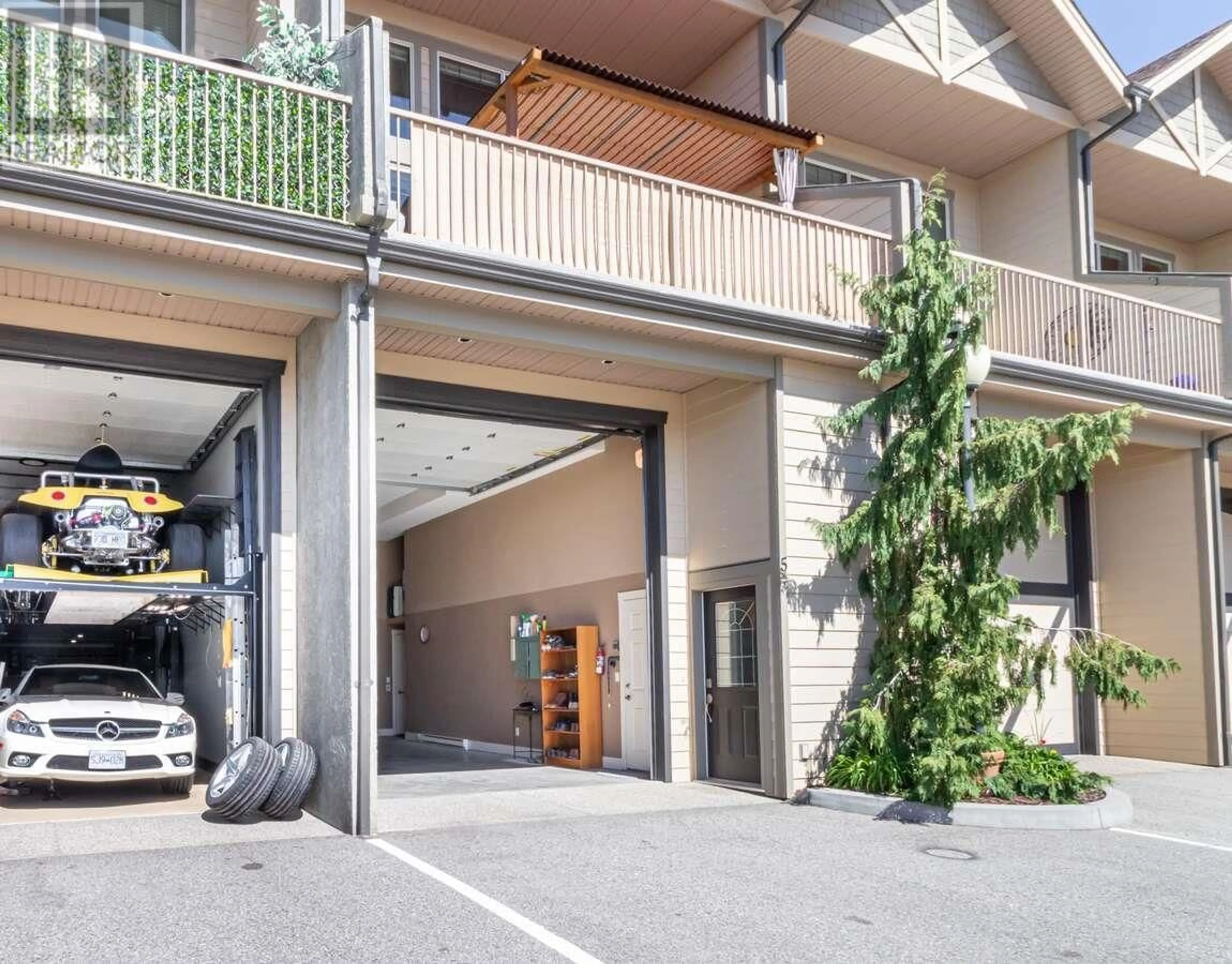 Indoor garage for 3359 Cougar Road Unit# 5, West Kelowna British Columbia V4T3G1