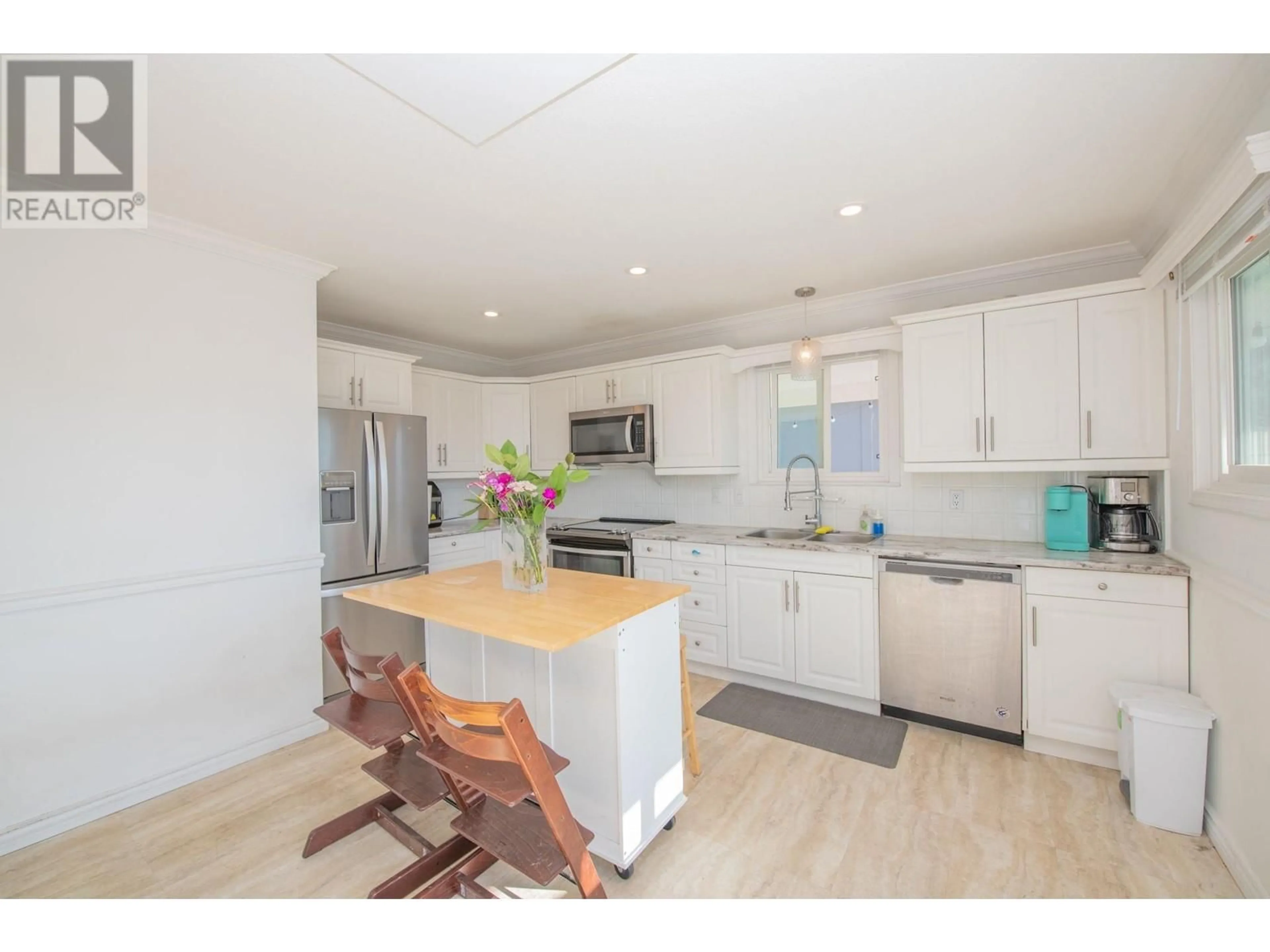Open concept kitchen, unknown for 10781 CHERYL ROAD, Lake Country British Columbia V4V1W7