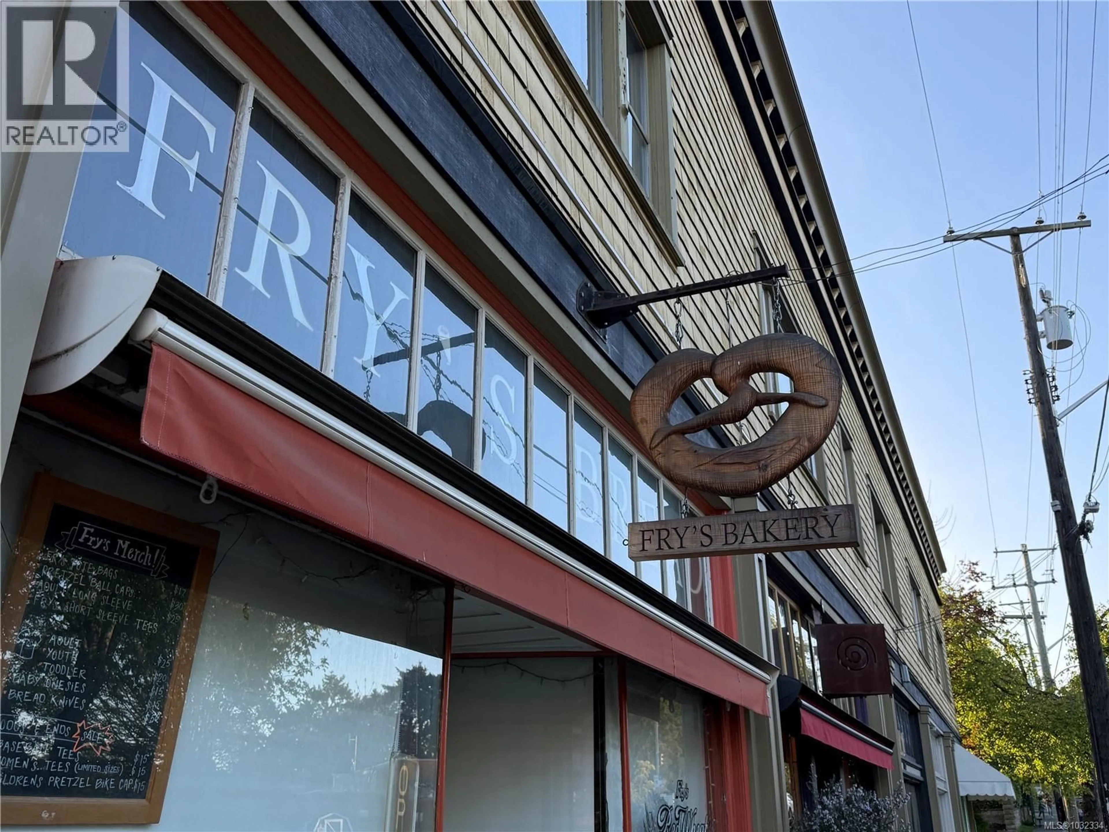 Patio, street for 2 - 1035 RUSSELL STREET, Victoria British Columbia V9A3Y2