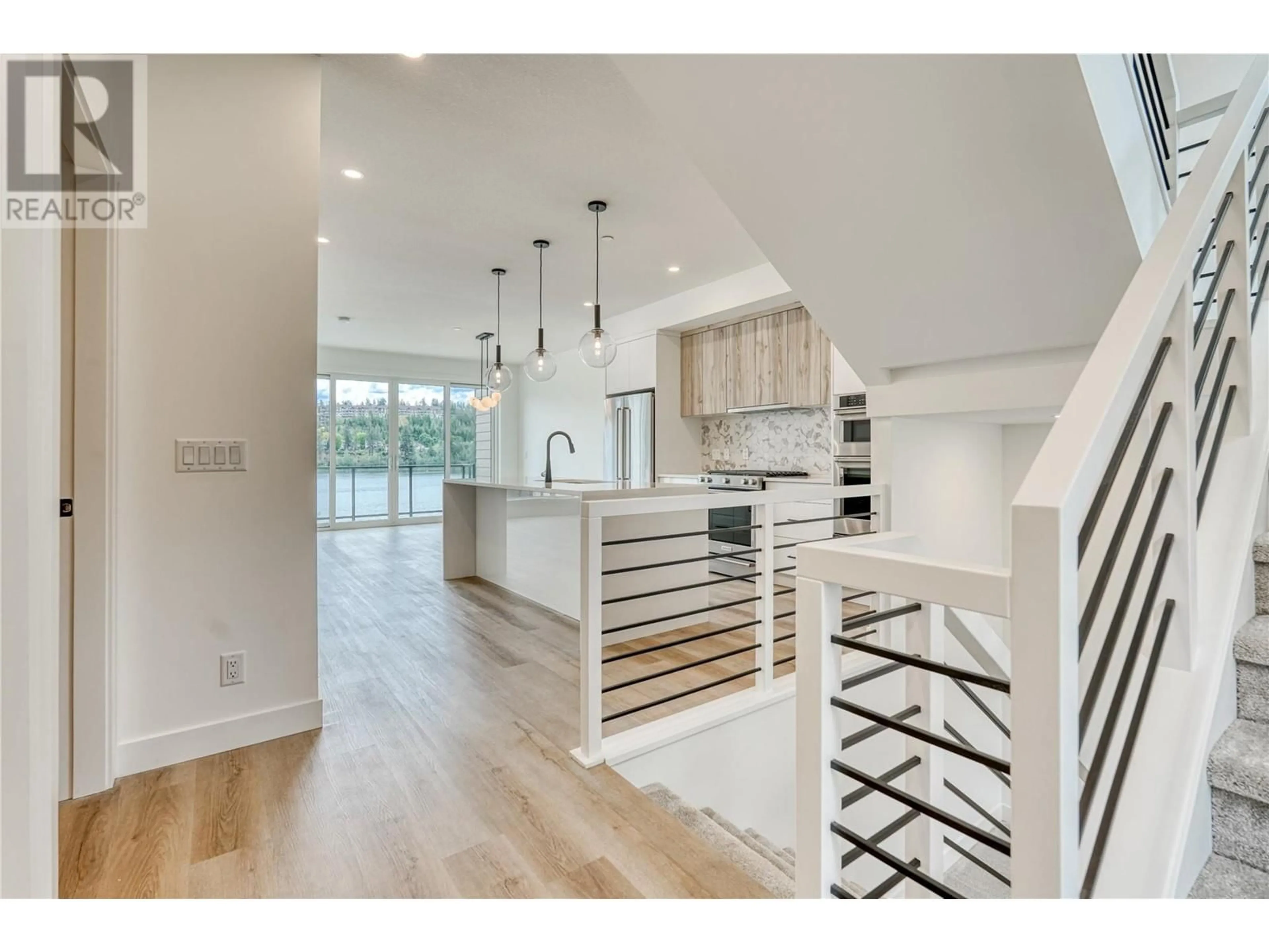 Open concept kitchen for 2735 Shannon Lake Road Unit# 109, West Kelowna British Columbia V4T1V6