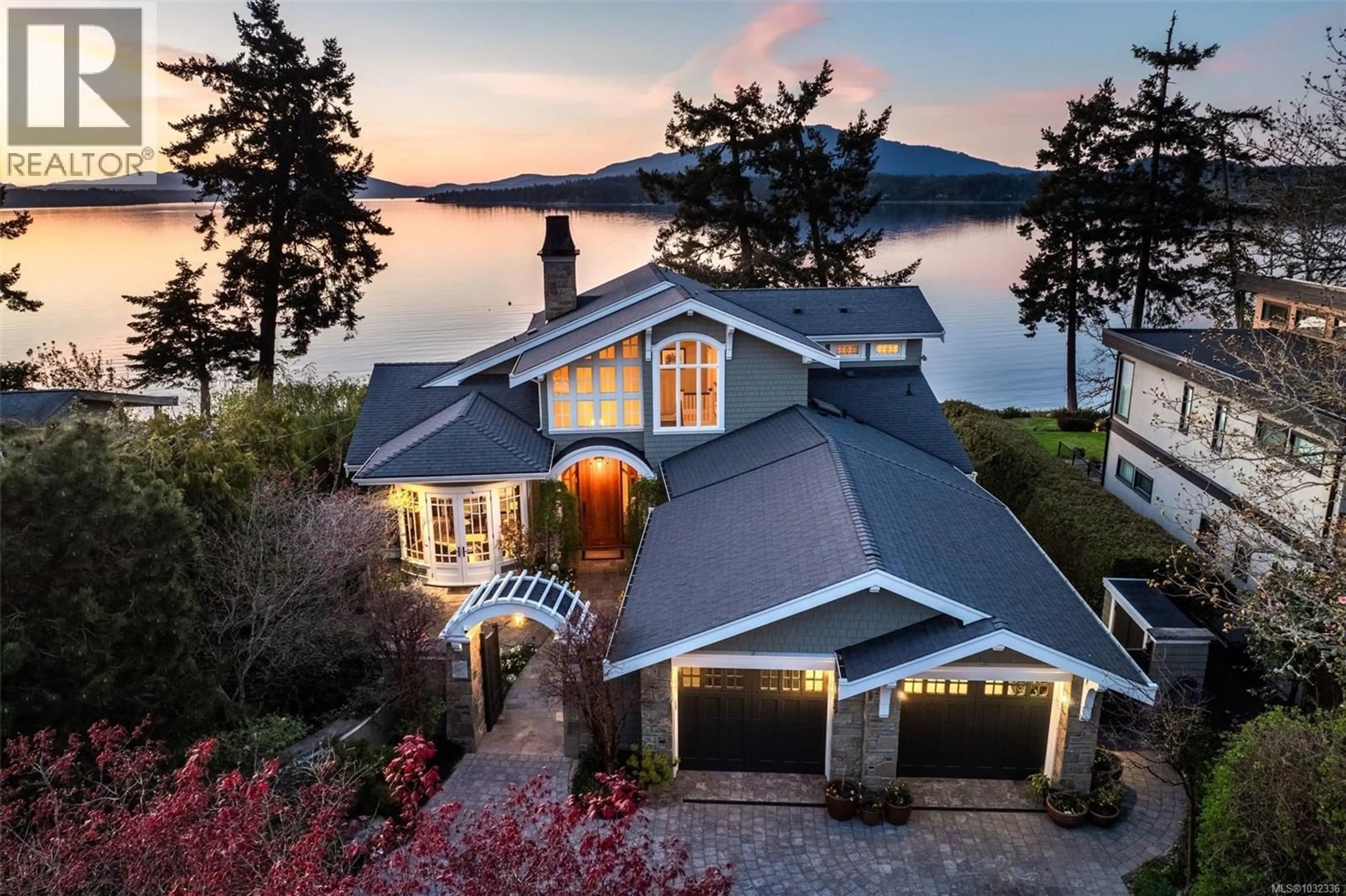 A pic from outside/outdoor area/front of a property/back of a property/a pic from drone, water/lake/river/ocean view for 9752 GLYNNWOOD PARK ROAD, North Saanich British Columbia V8L5H4