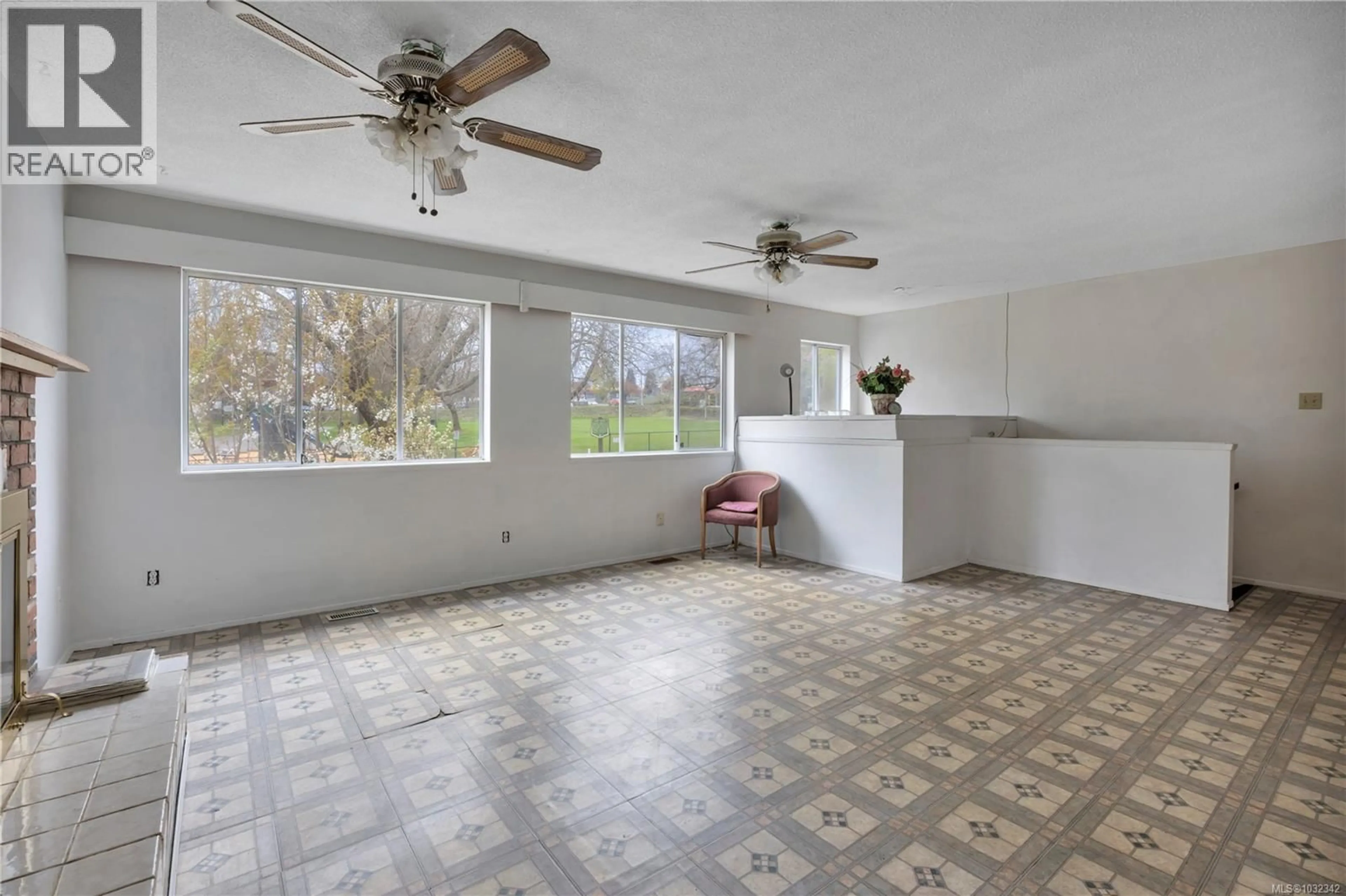 A pic of a room for 229 IRWIN STREET, Nanaimo British Columbia V9R4X4