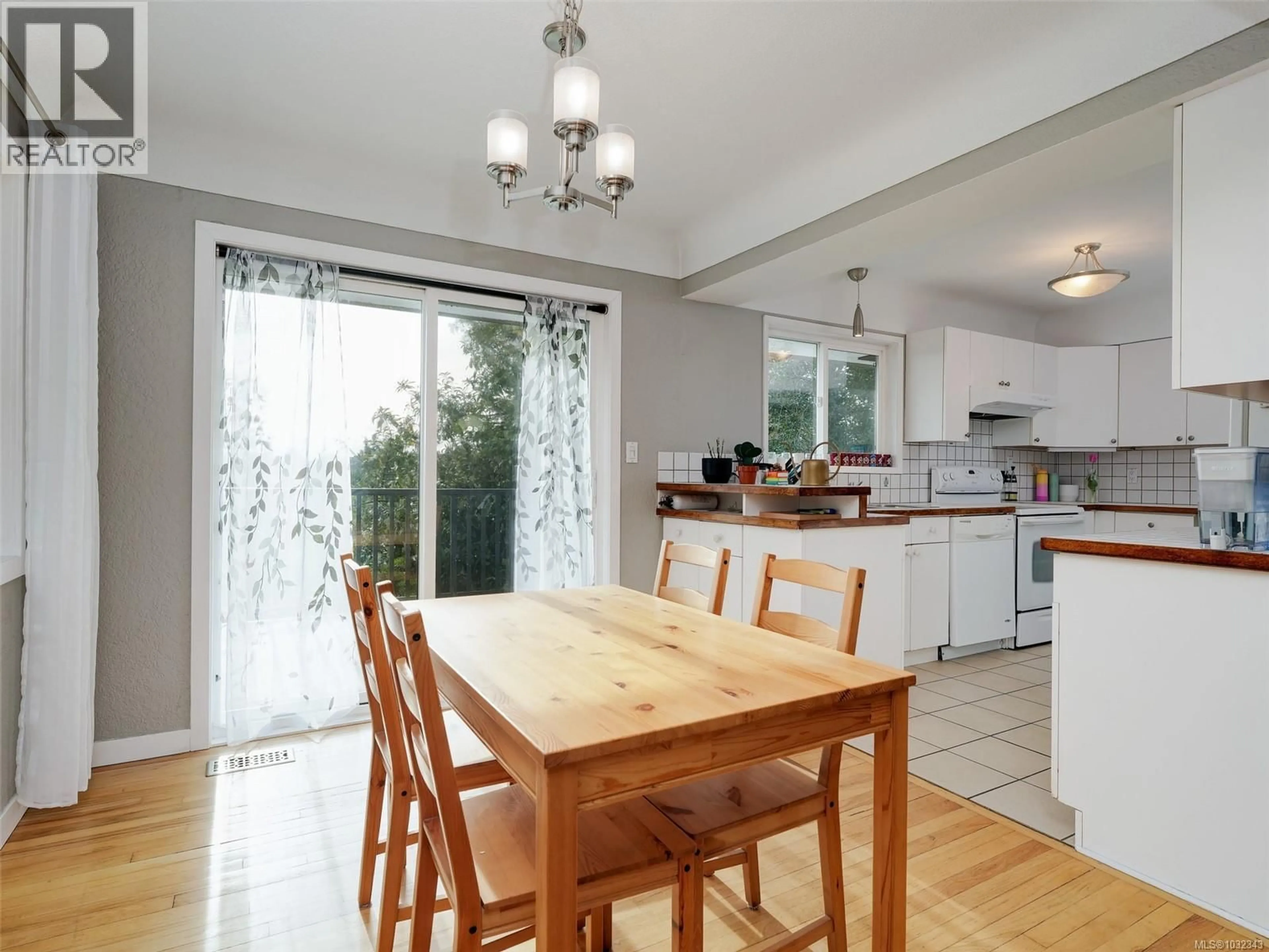 Dining room, unknown for 1196 HOPKINS PLACE, Saanich British Columbia V8P5L6