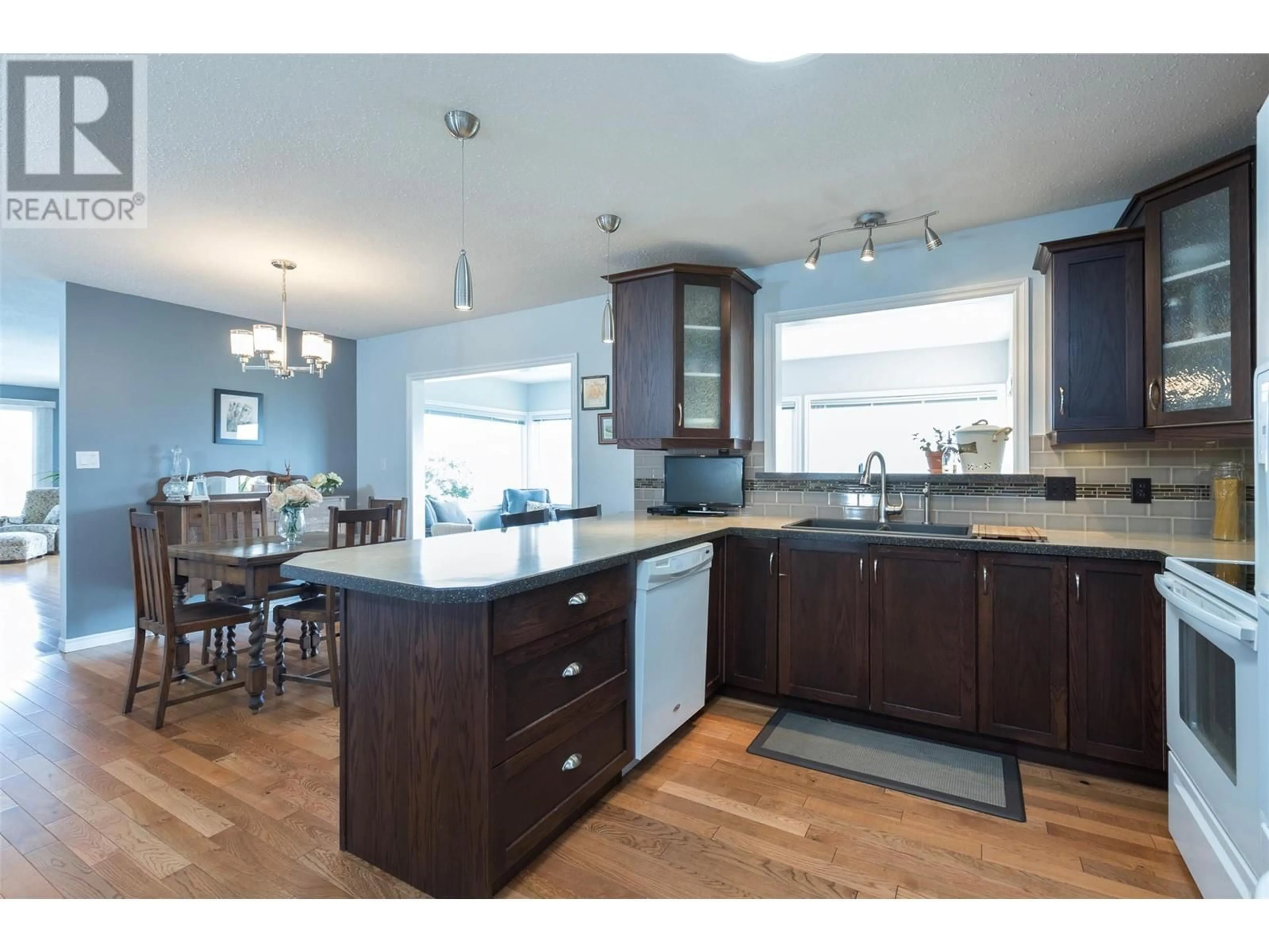 Open concept kitchen for 2250 Williams Road Road, Lake Country British Columbia V4V1J6