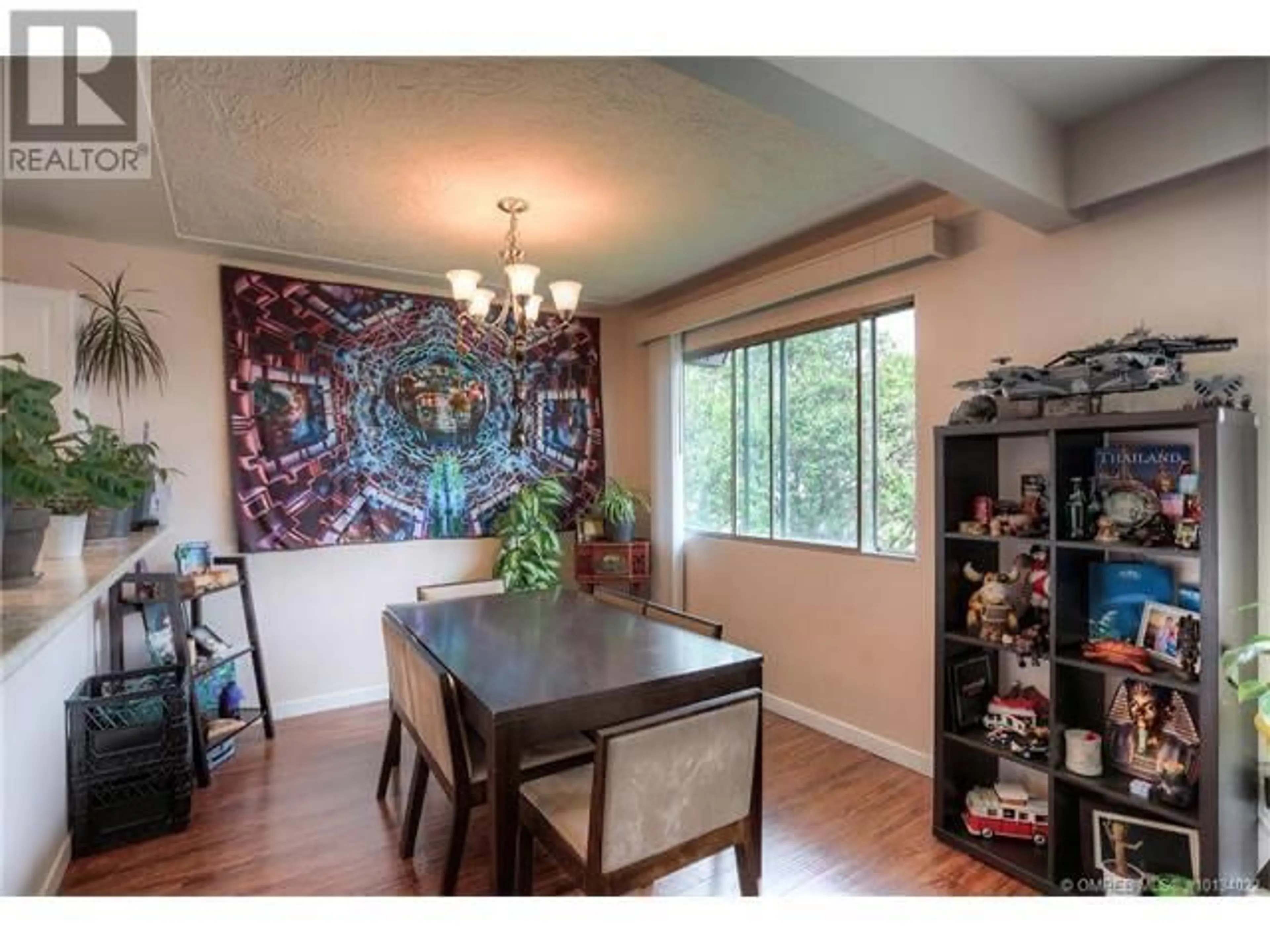 Dining room, wood floors for 755-759 Francis Avenue, Kelowna British Columbia V1Y5G6