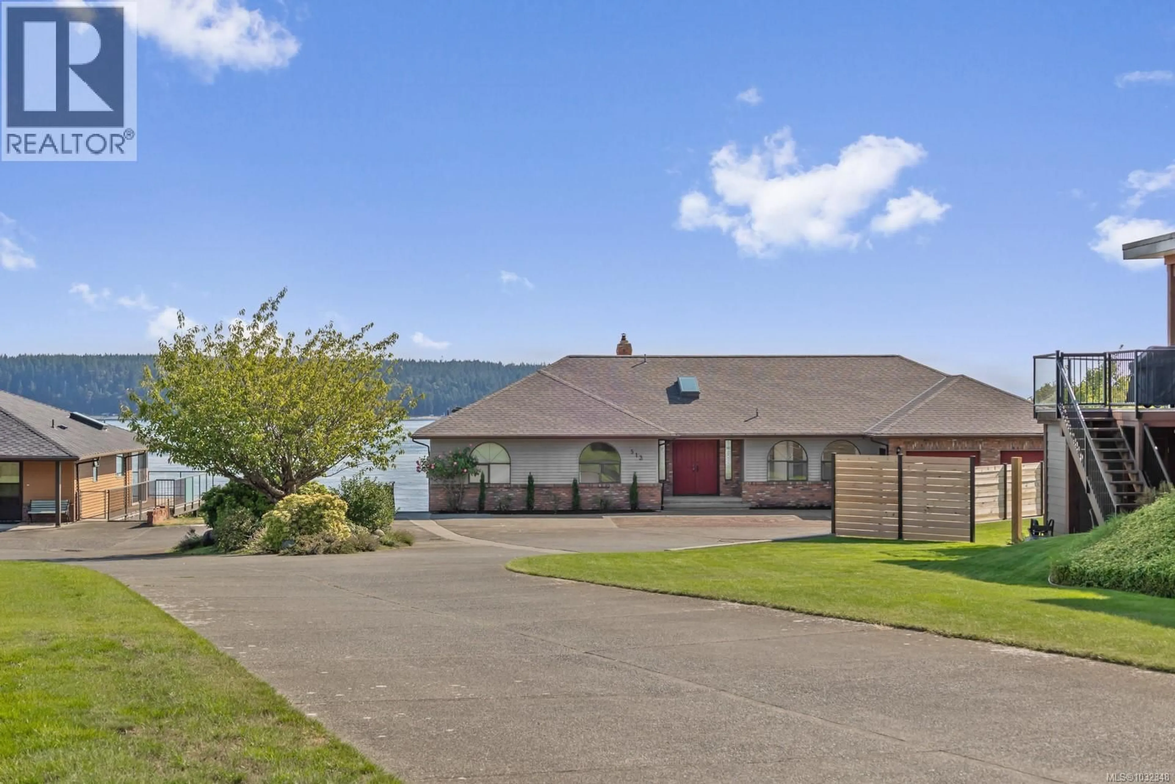 A pic from outside/outdoor area/front of a property/back of a property/a pic from drone, water/lake/river/ocean view for 513 ASH STREET, Campbell River British Columbia V9W5L8