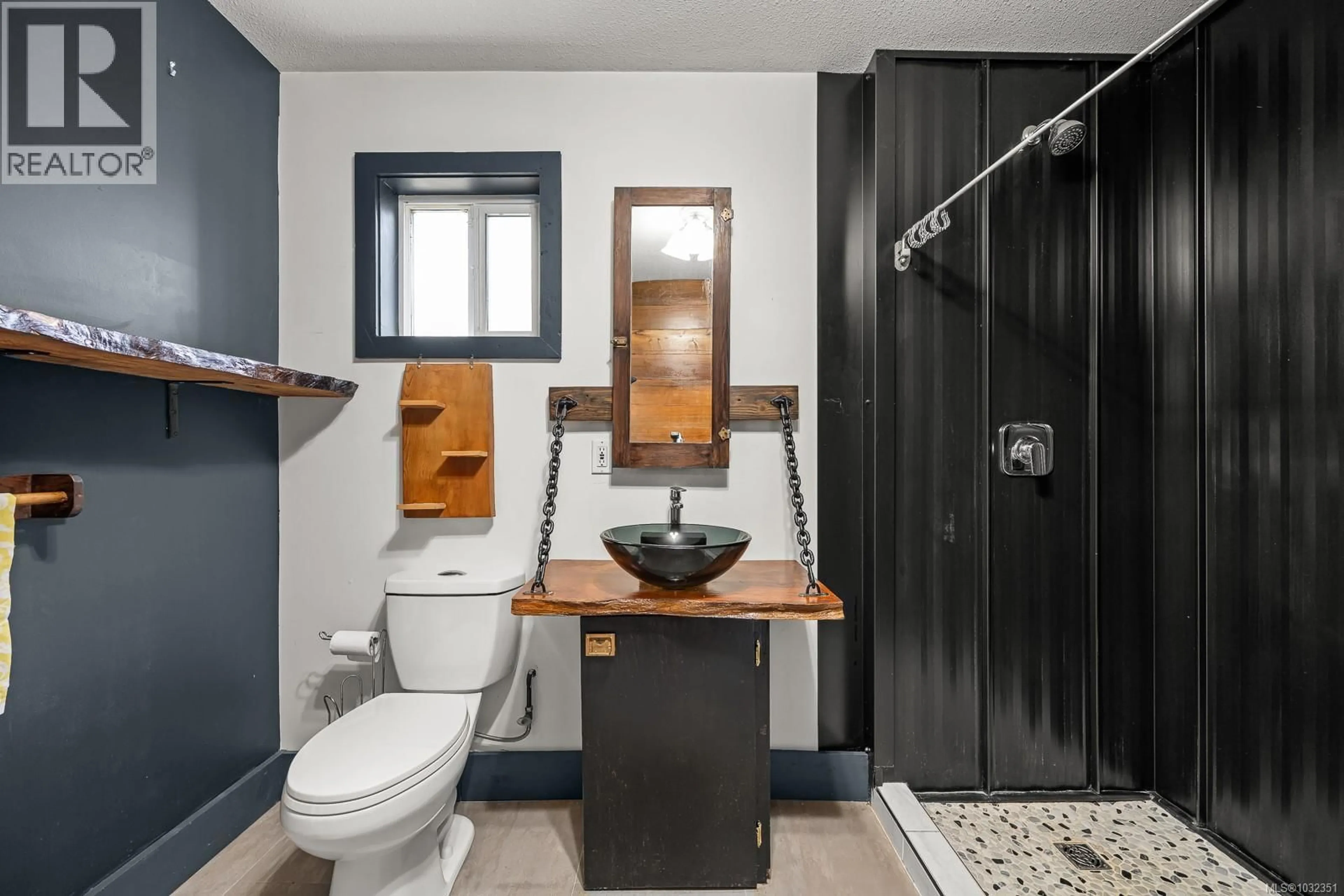 Standard bathroom, ceramic/tile floor for 885 LANQVIST ROAD, Hyde Creek British Columbia V0N2R0