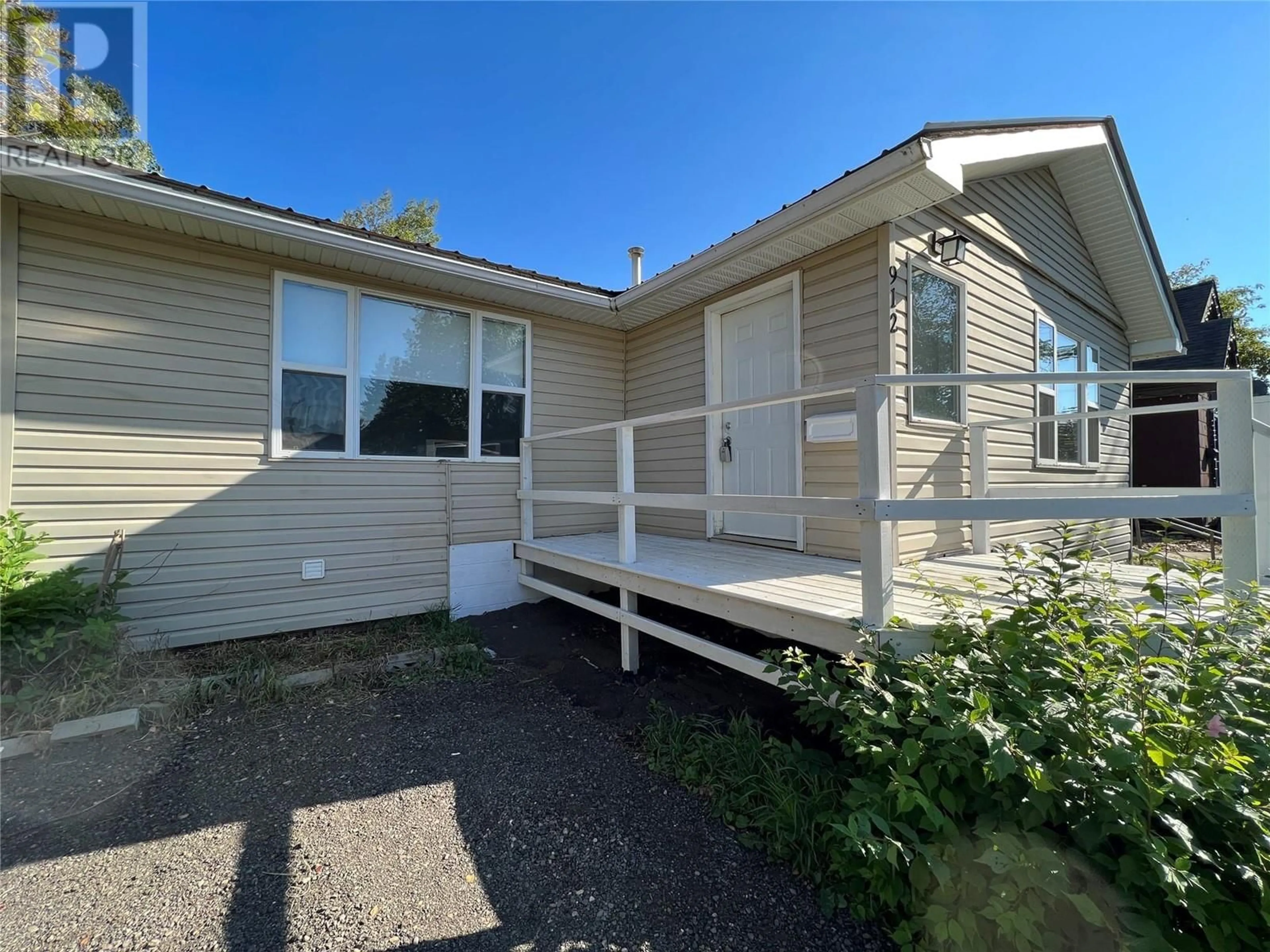 A pic from exterior of the house or condo, cottage for 912 106 Avenue, Dawson Creek British Columbia V1G2N7