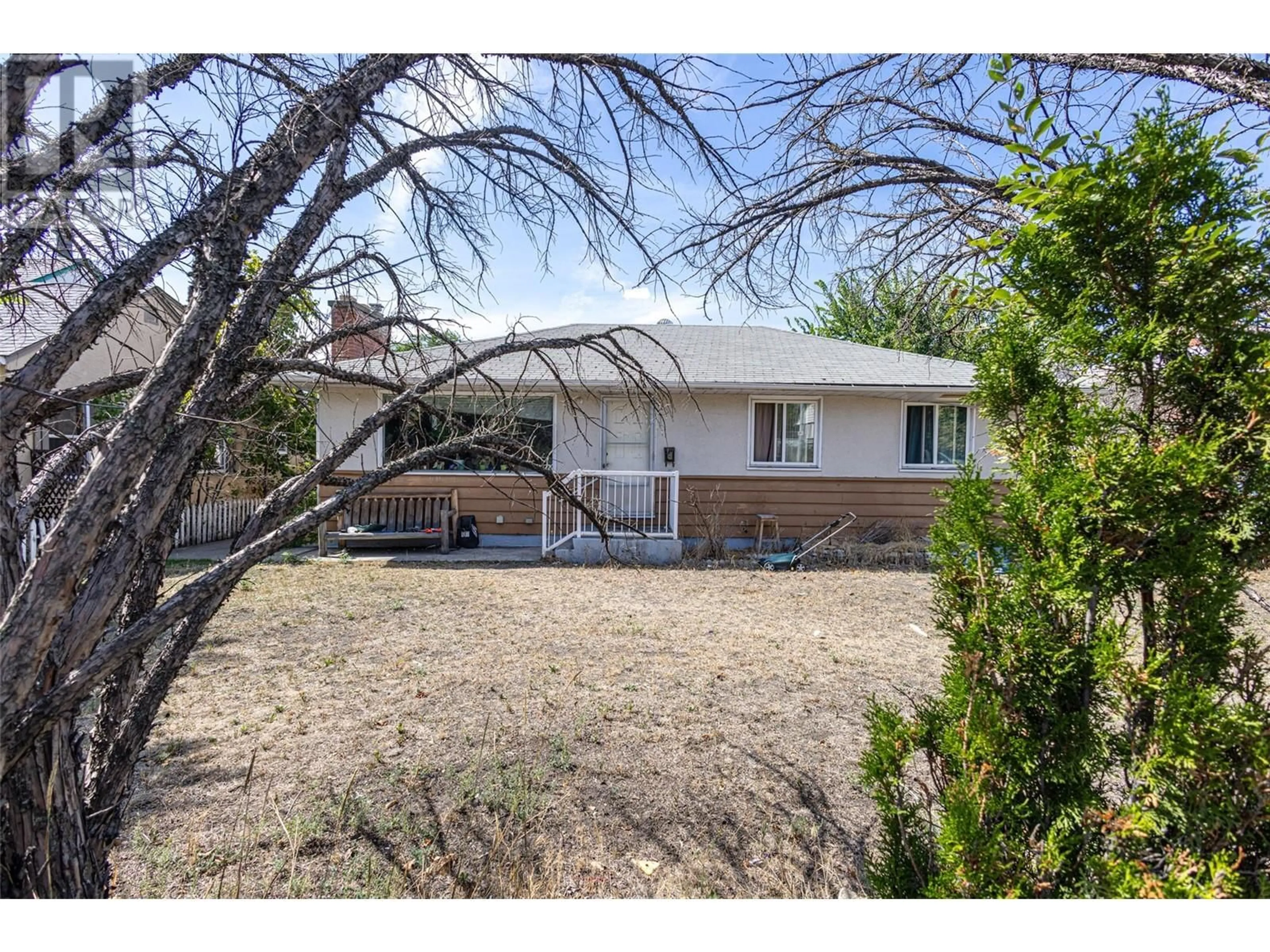 A pic from outside/outdoor area/front of a property/back of a property/a pic from drone, street for 1375 GOVERNMENT STREET, Penticton British Columbia V2A4V7