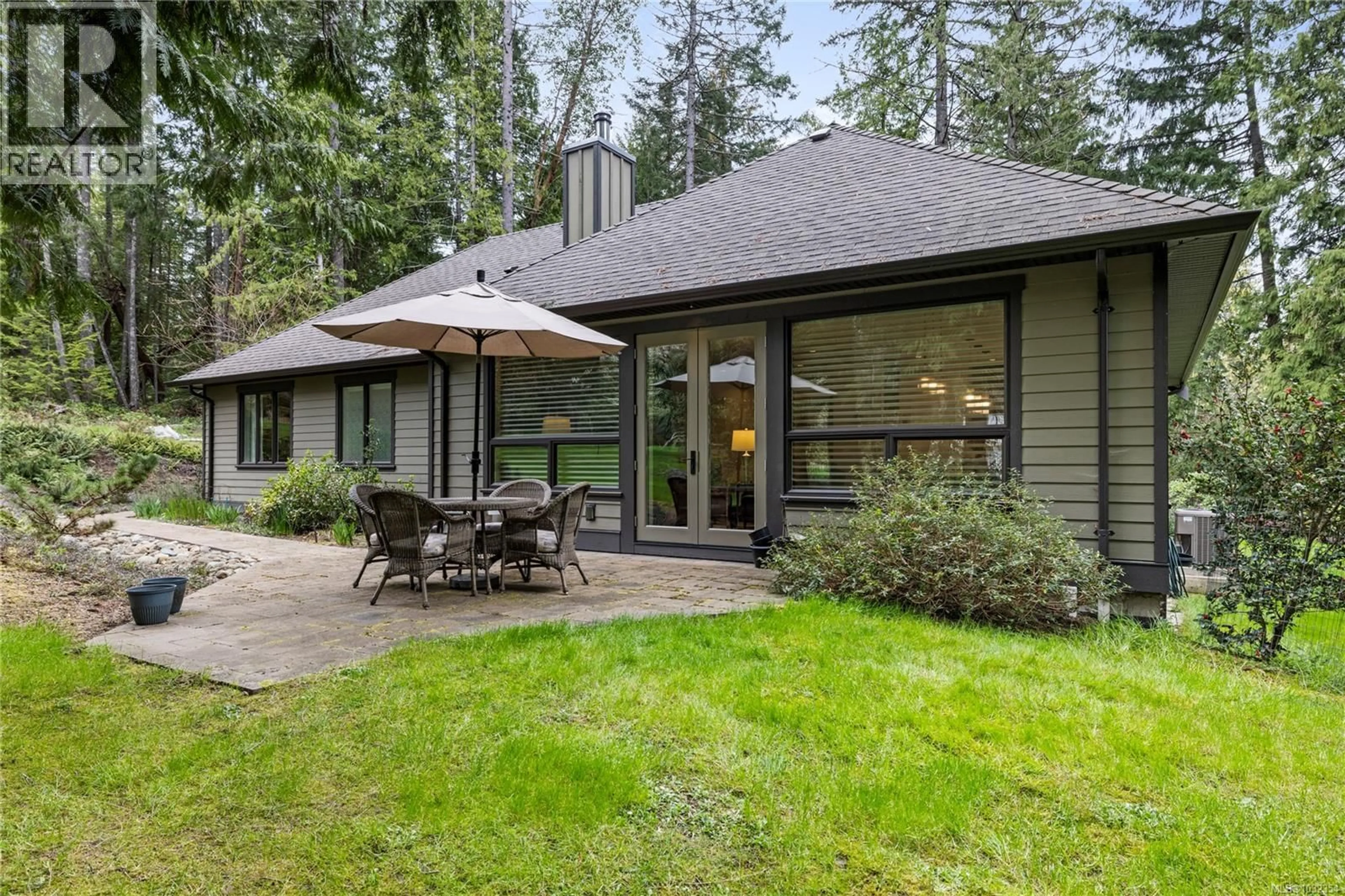 Patio, forest/trees view for 7165 ROYAL DRIVE, Lantzville British Columbia V0R2H0