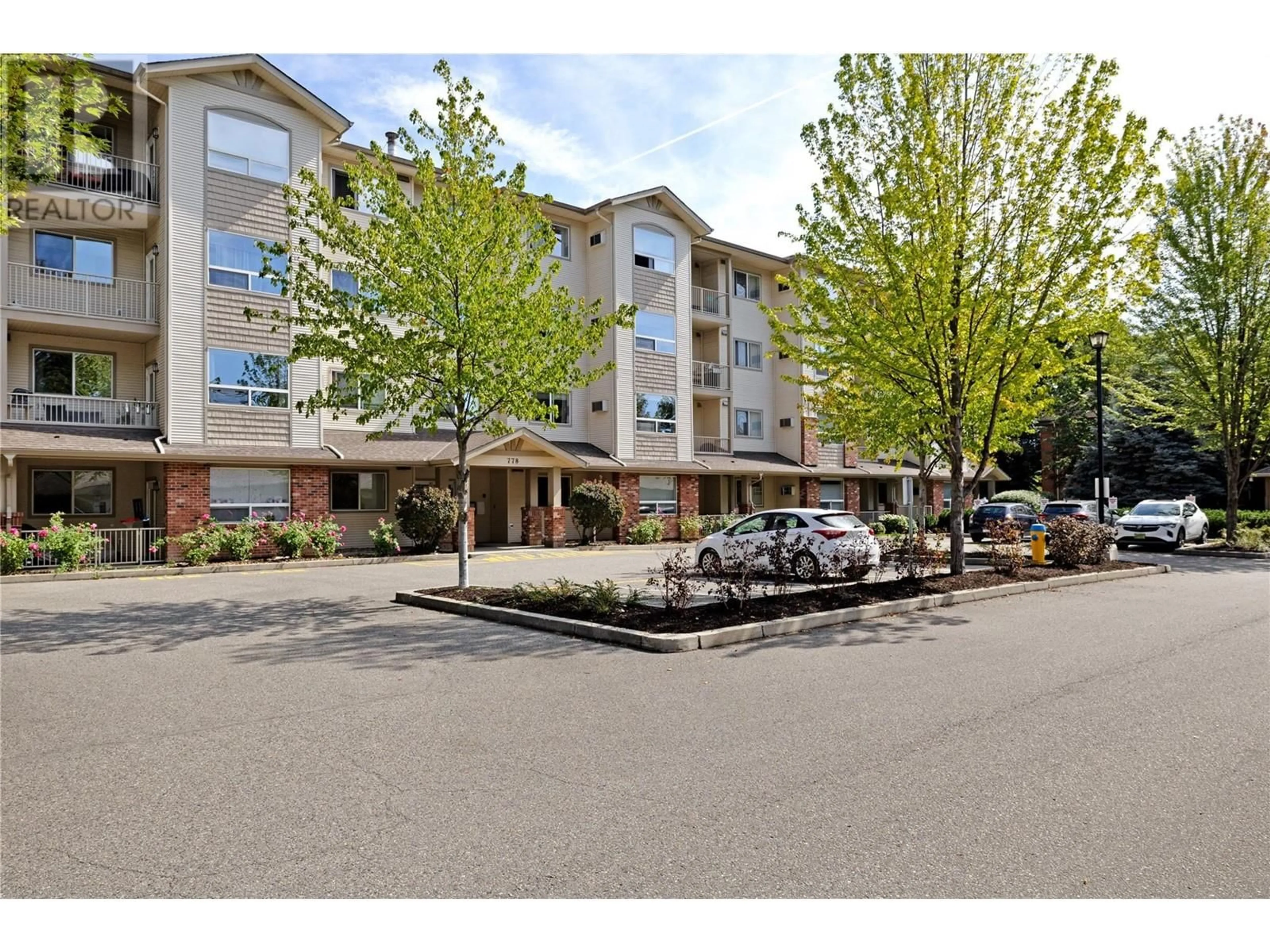 Patio, street for 206 - 778 RUTLAND ROAD NORTH, Kelowna British Columbia V1X8B3