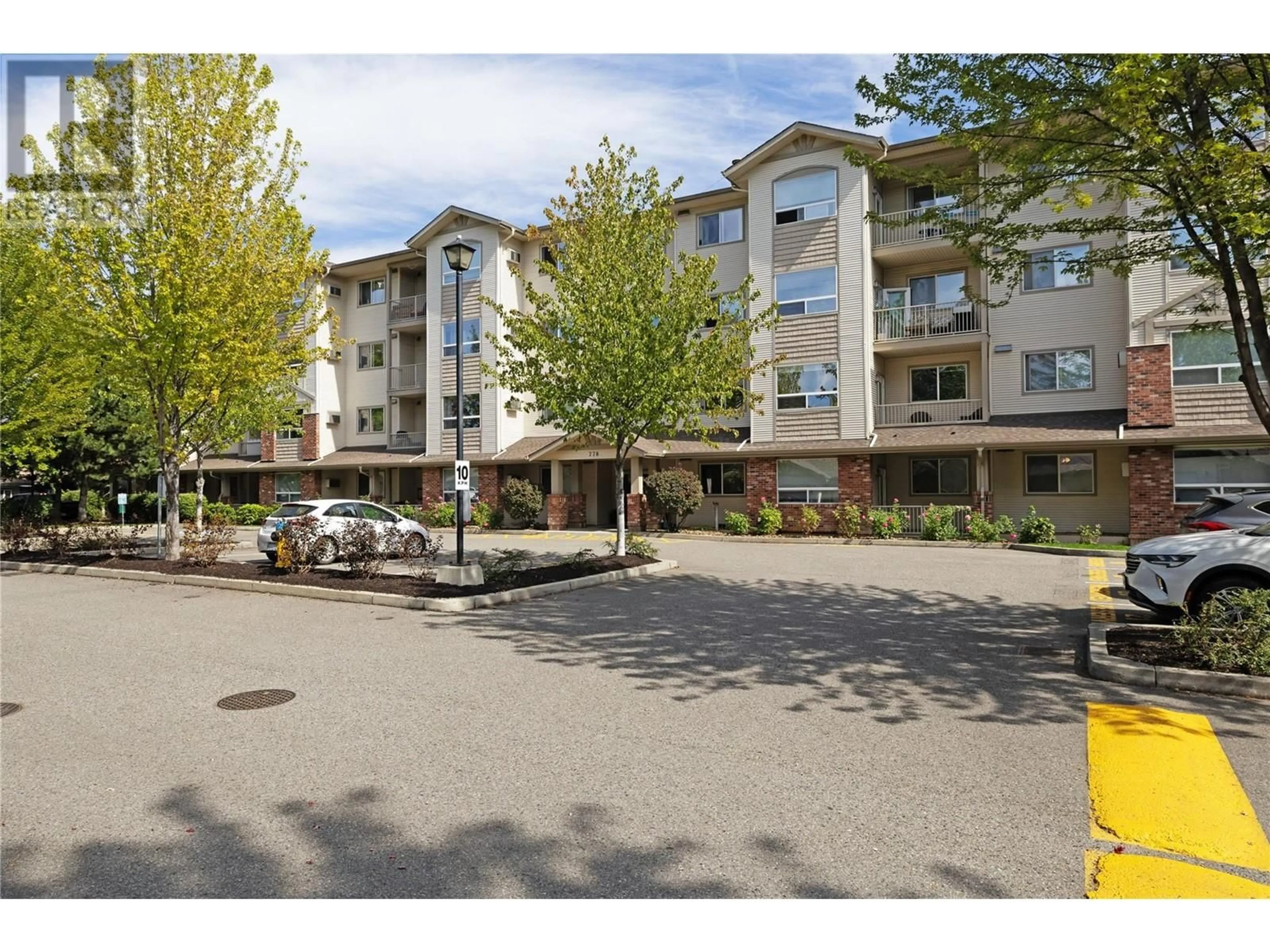 Patio, street for 206 - 778 RUTLAND ROAD NORTH, Kelowna British Columbia V1X8B3
