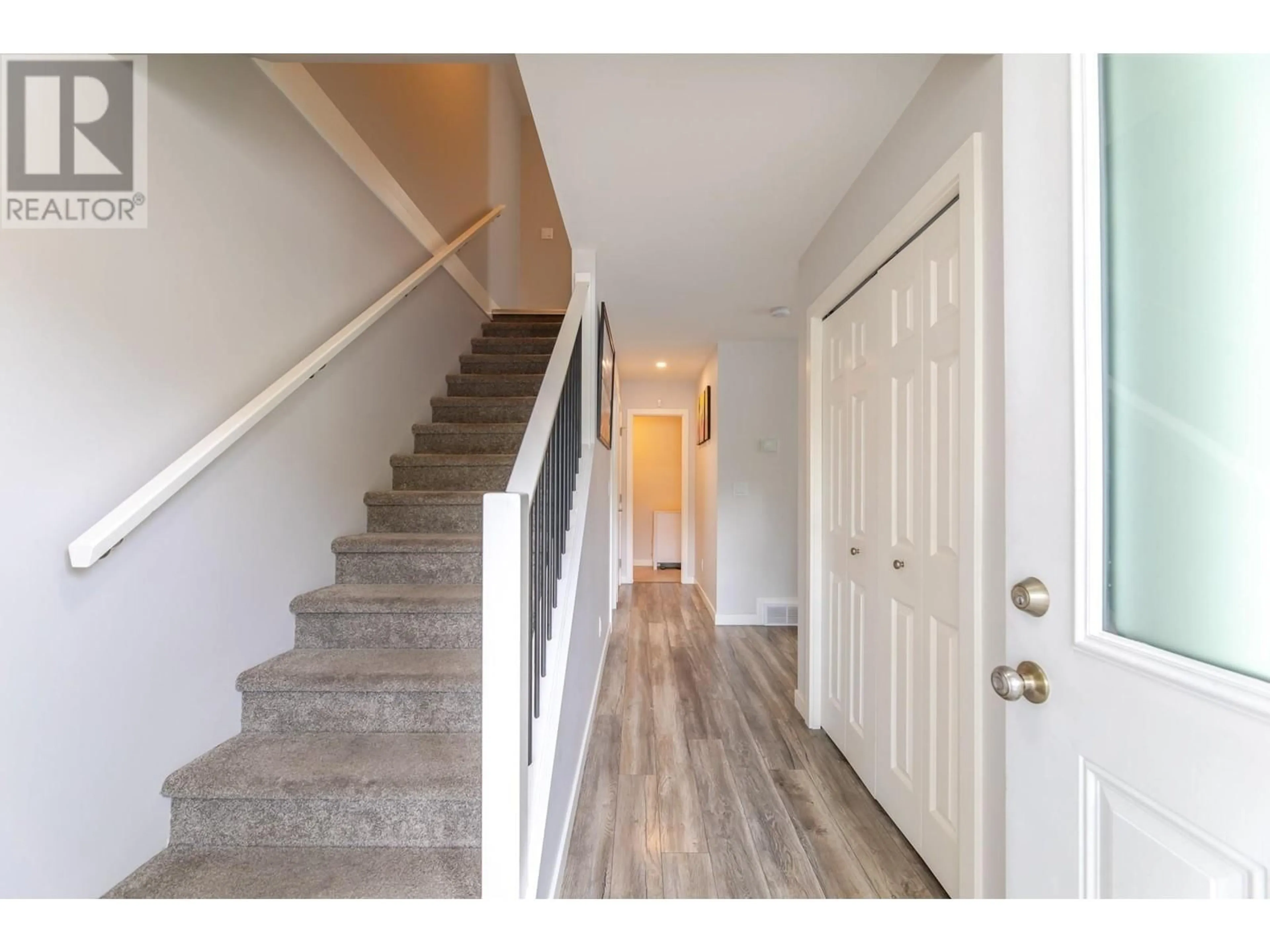 Indoor entryway, wood floors for 1458 PENTICTON Avenue Unit# 125, Penticton British Columbia V2A8L3