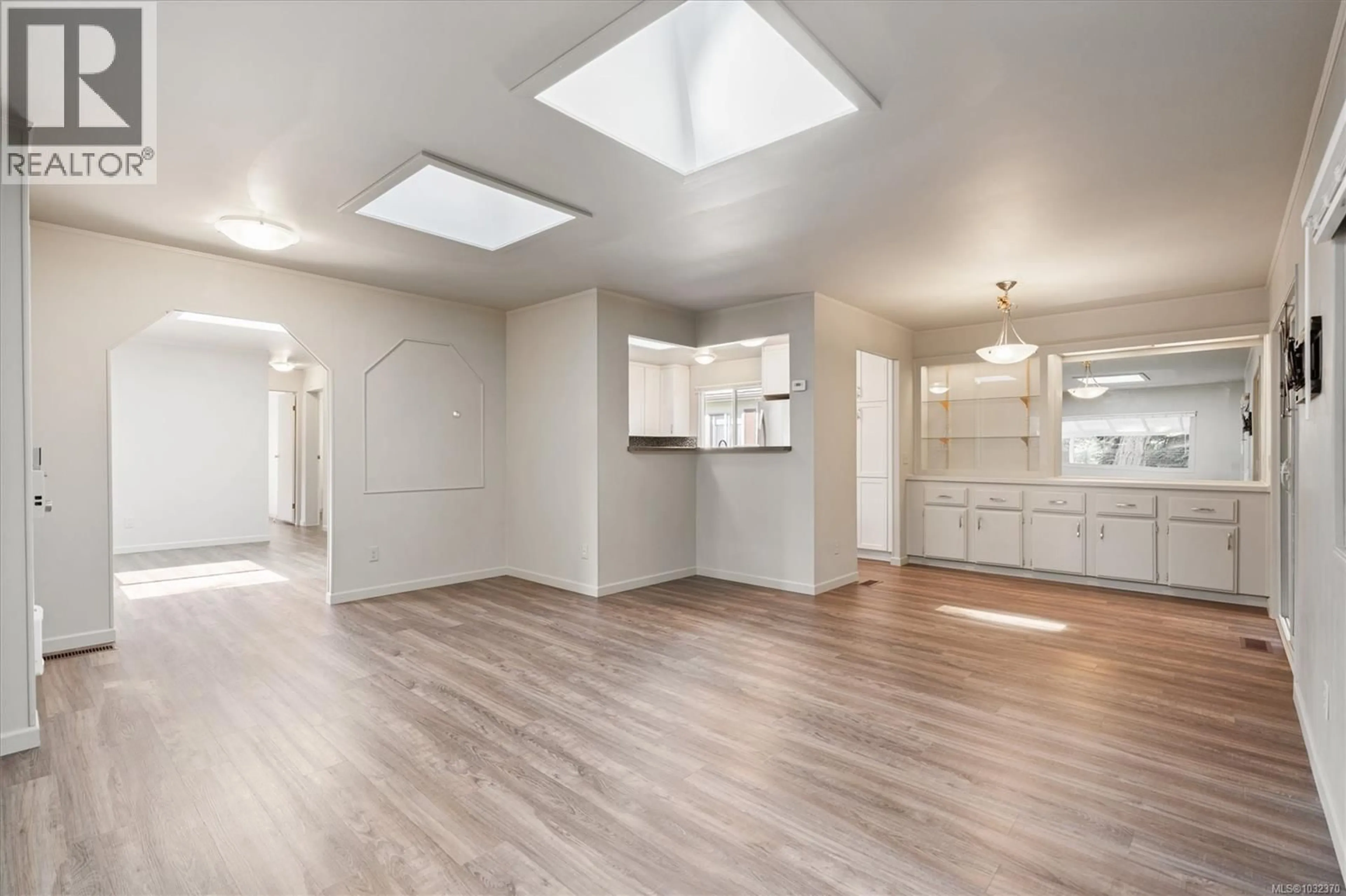 A pic of a room for 2111 SUMMERGATE BOULEVARD, Sidney British Columbia V8L4K9