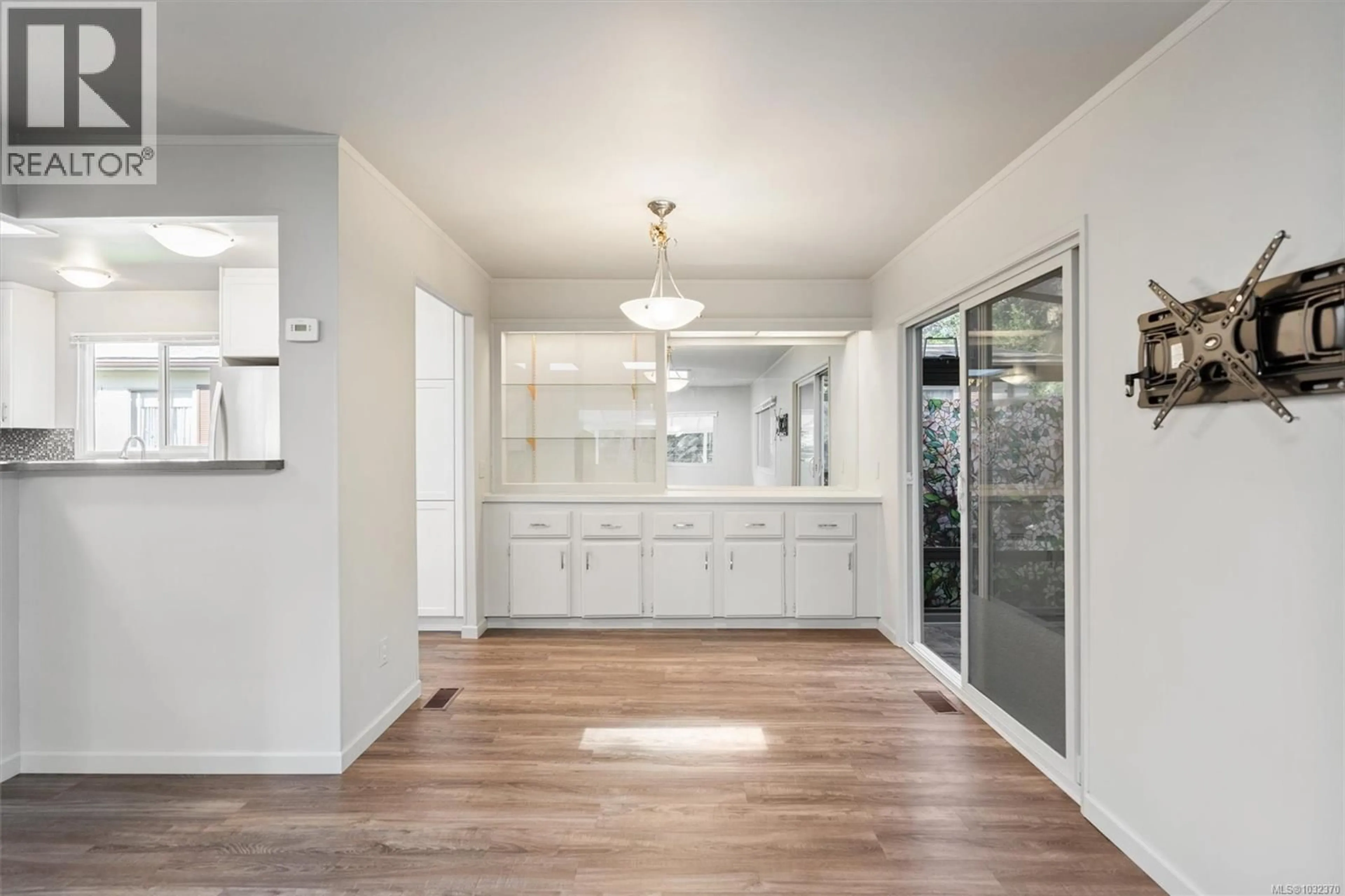 Unknown for 2111 SUMMERGATE BOULEVARD, Sidney British Columbia V8L4K9