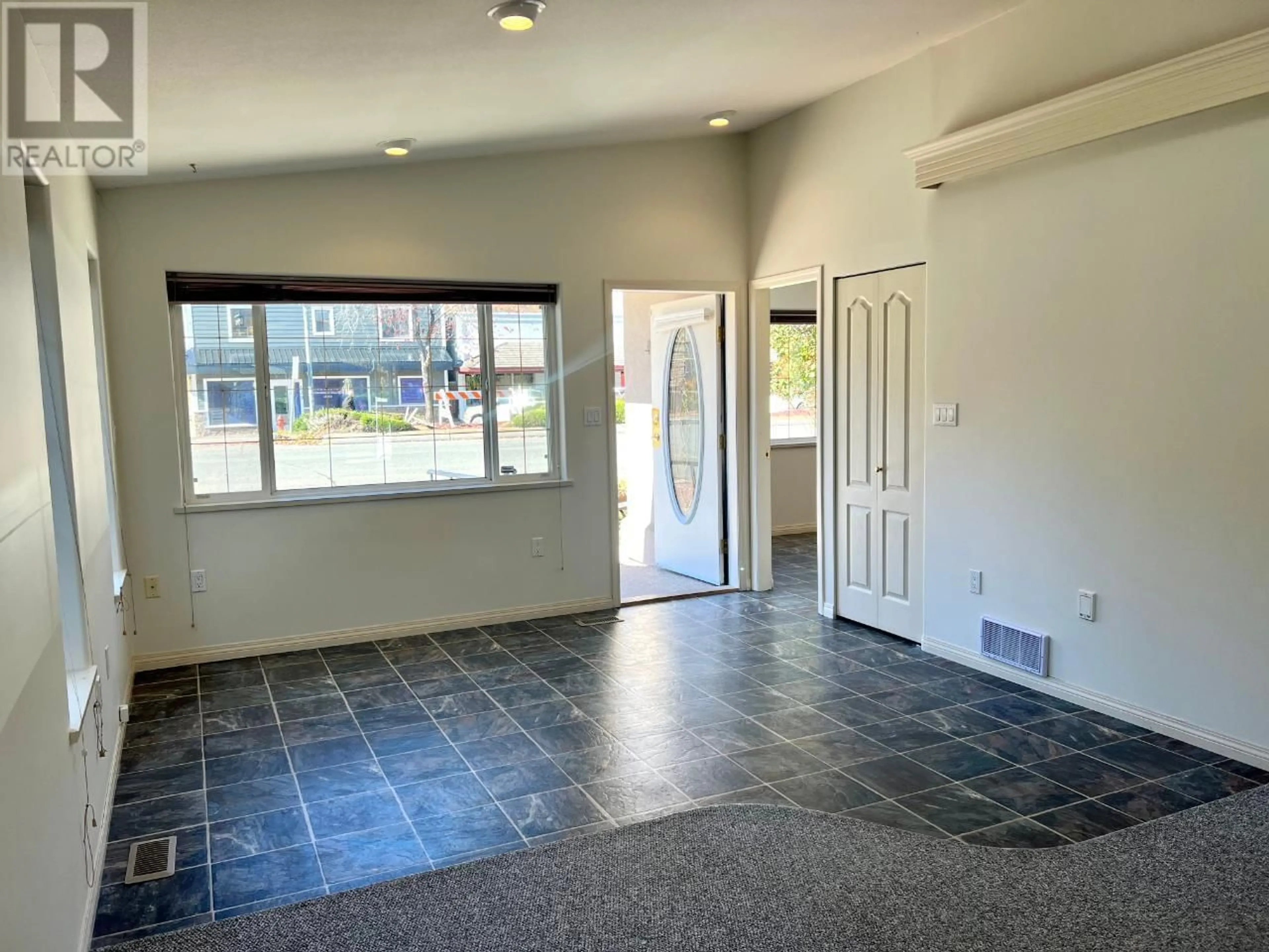 Indoor entryway, cement floor for 140 VERMILION Avenue, Princeton British Columbia V0X1W0