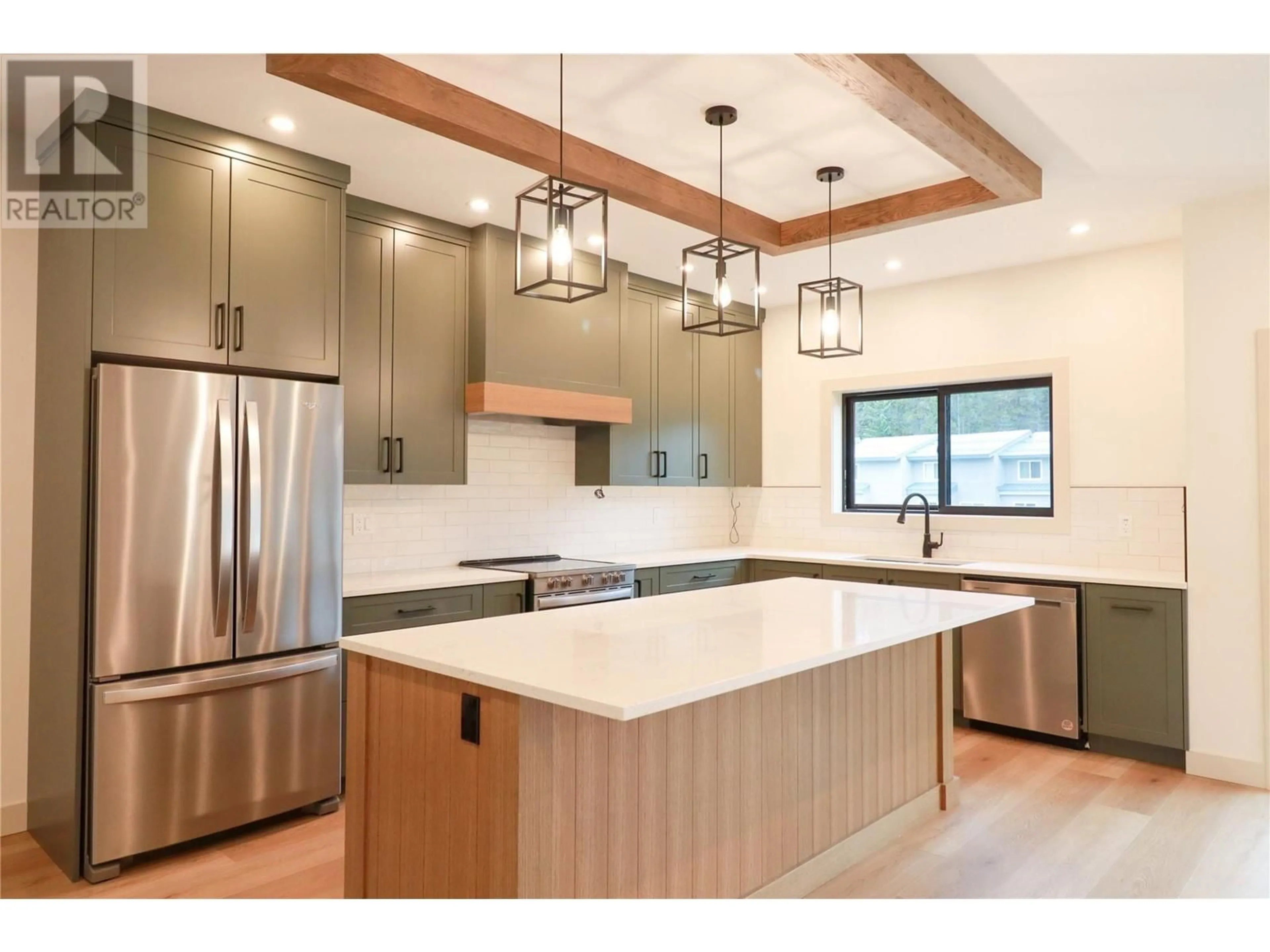 Open concept kitchen for 144 CLEARVIEW Crescent Unit# SL2, Penticton British Columbia V0X1K0