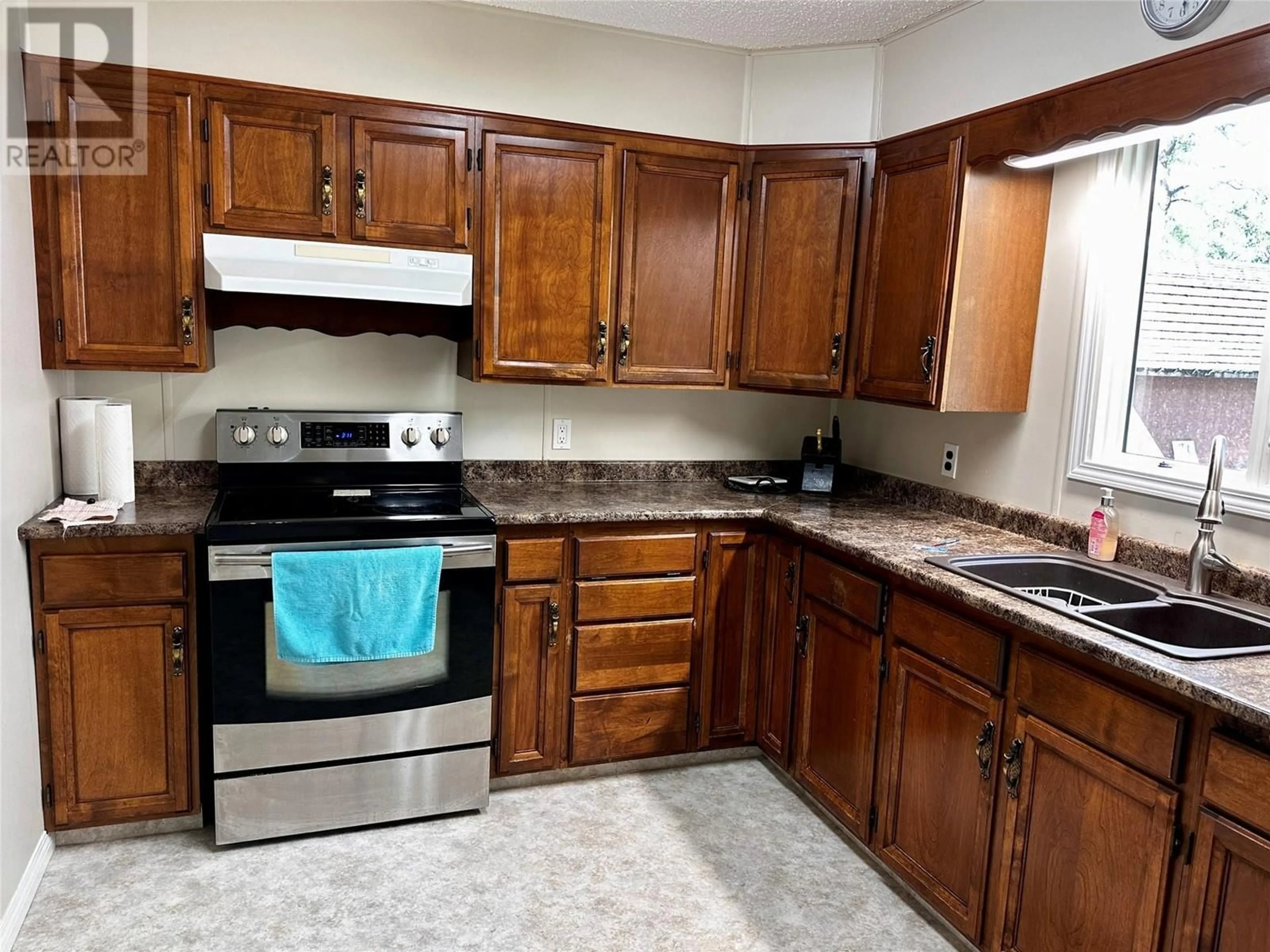 Standard kitchen, unknown for 5112 97 HIGHWAY, Dawson Creek British Columbia V0C1N0