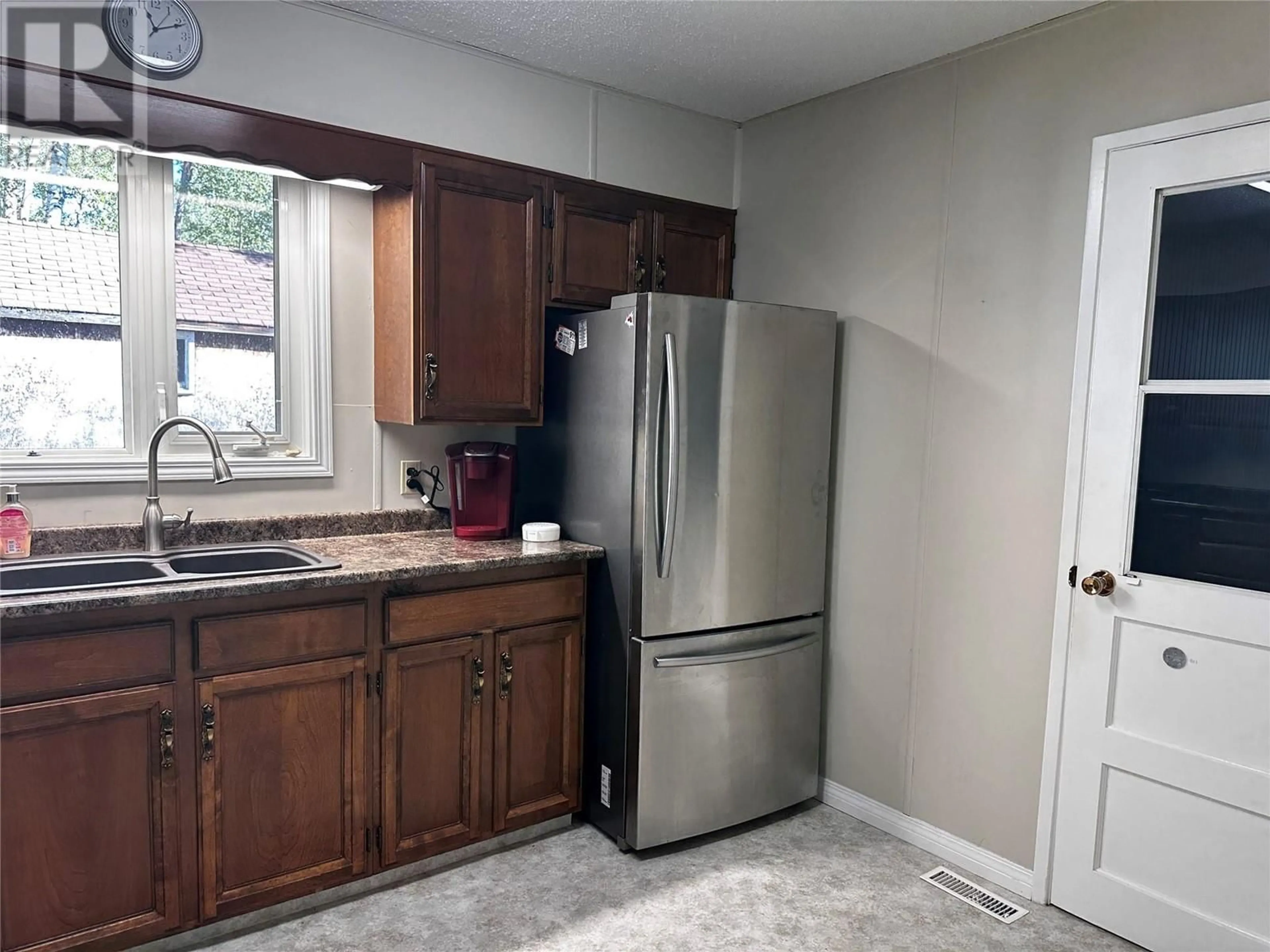 Standard kitchen, unknown floor, cottage for 5112 97 Highway, Dawson Creek British Columbia V0C1N0