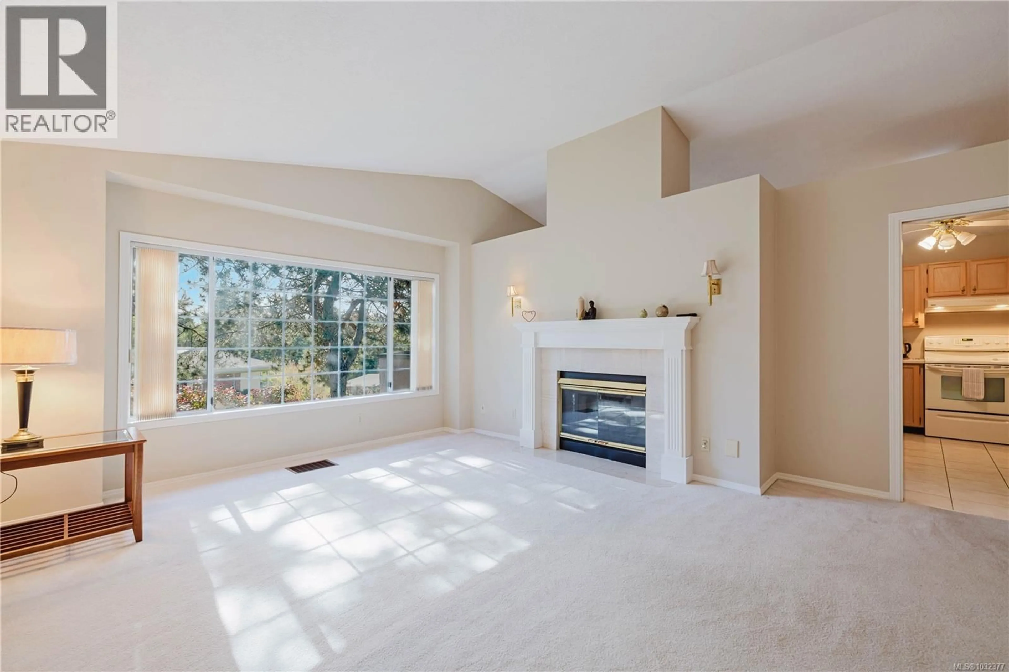 A pic of a room for 4 - 901 KENTWOOD LANE, Saanich British Columbia V8Y2Y5