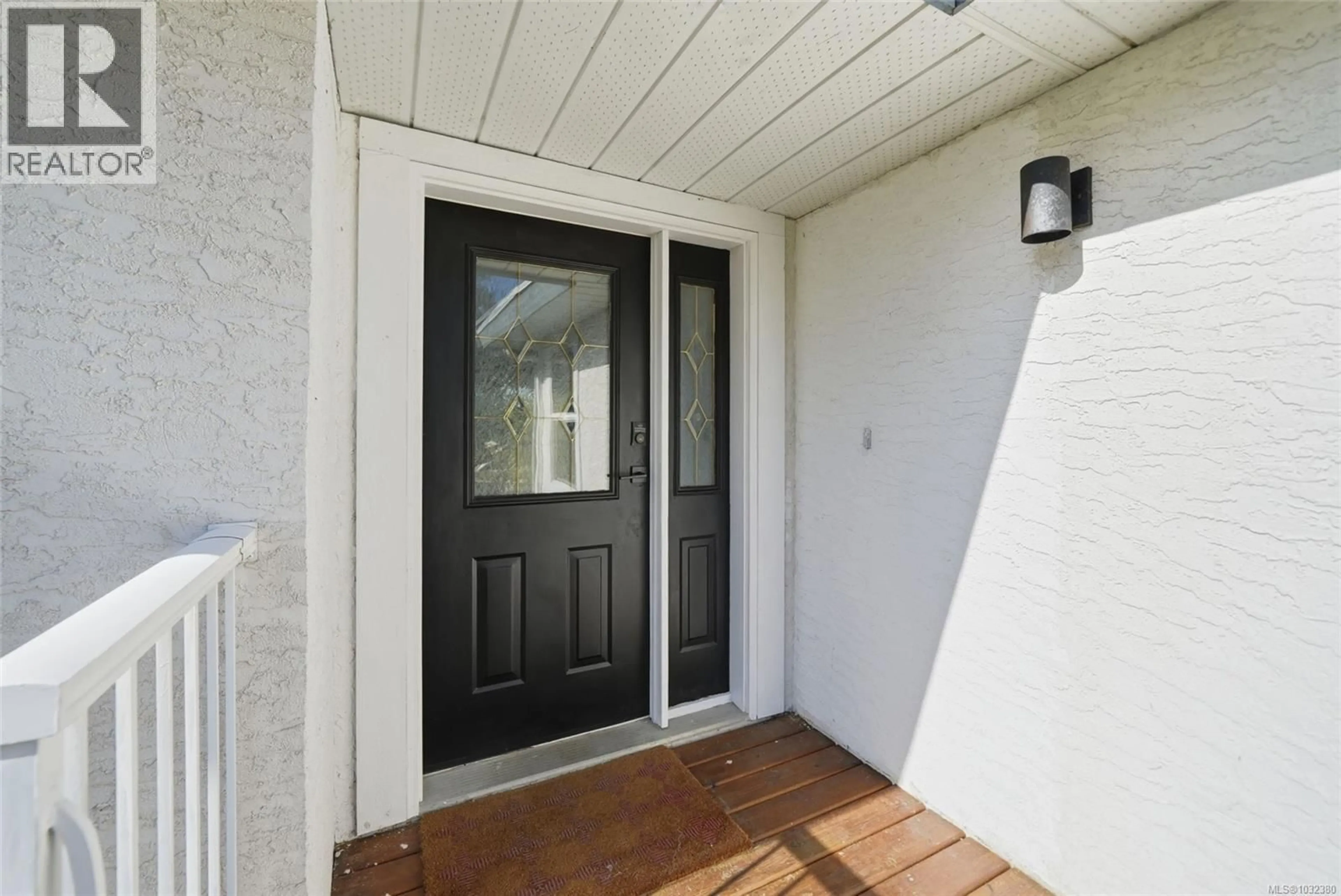 Indoor entryway for 1559 THE BELL, Nanoose Bay British Columbia V9P9B6