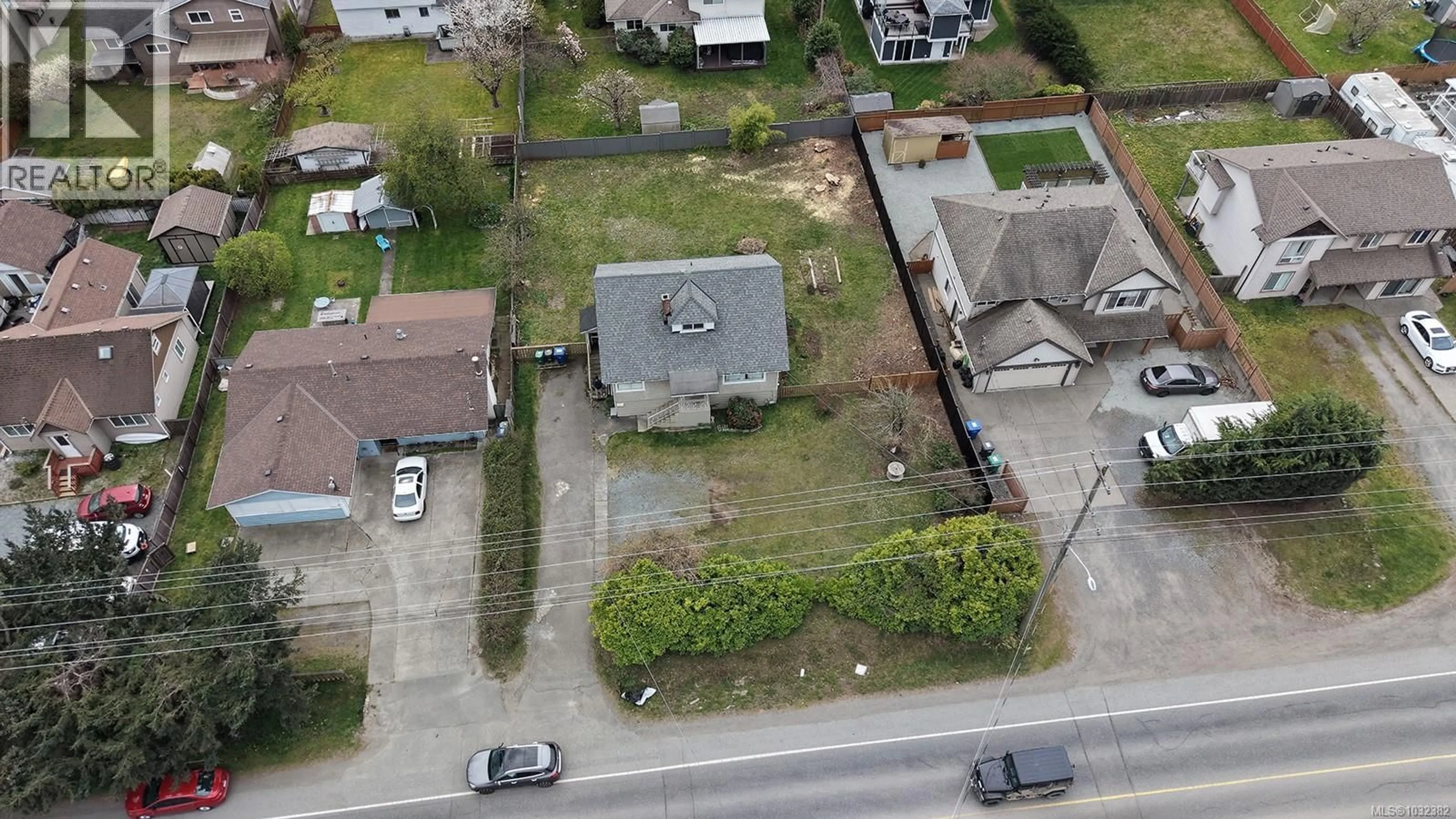 A pic from outside/outdoor area/front of a property/back of a property/a pic from drone, street for 1713 NORTHFIELD ROAD, Nanaimo British Columbia V9S3B1