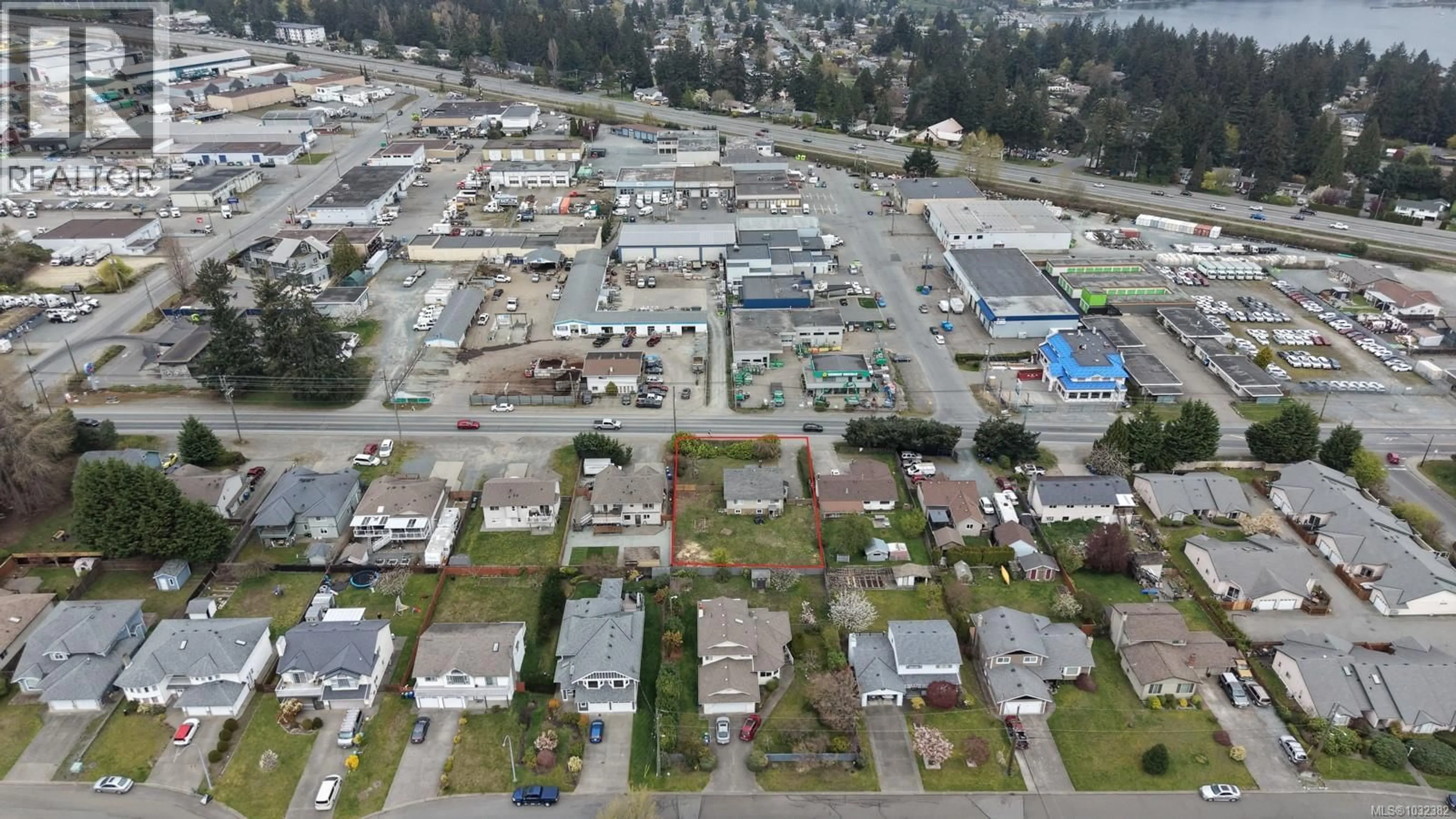 A pic from outside/outdoor area/front of a property/back of a property/a pic from drone, street for 1713 NORTHFIELD ROAD, Nanaimo British Columbia V9S3B1