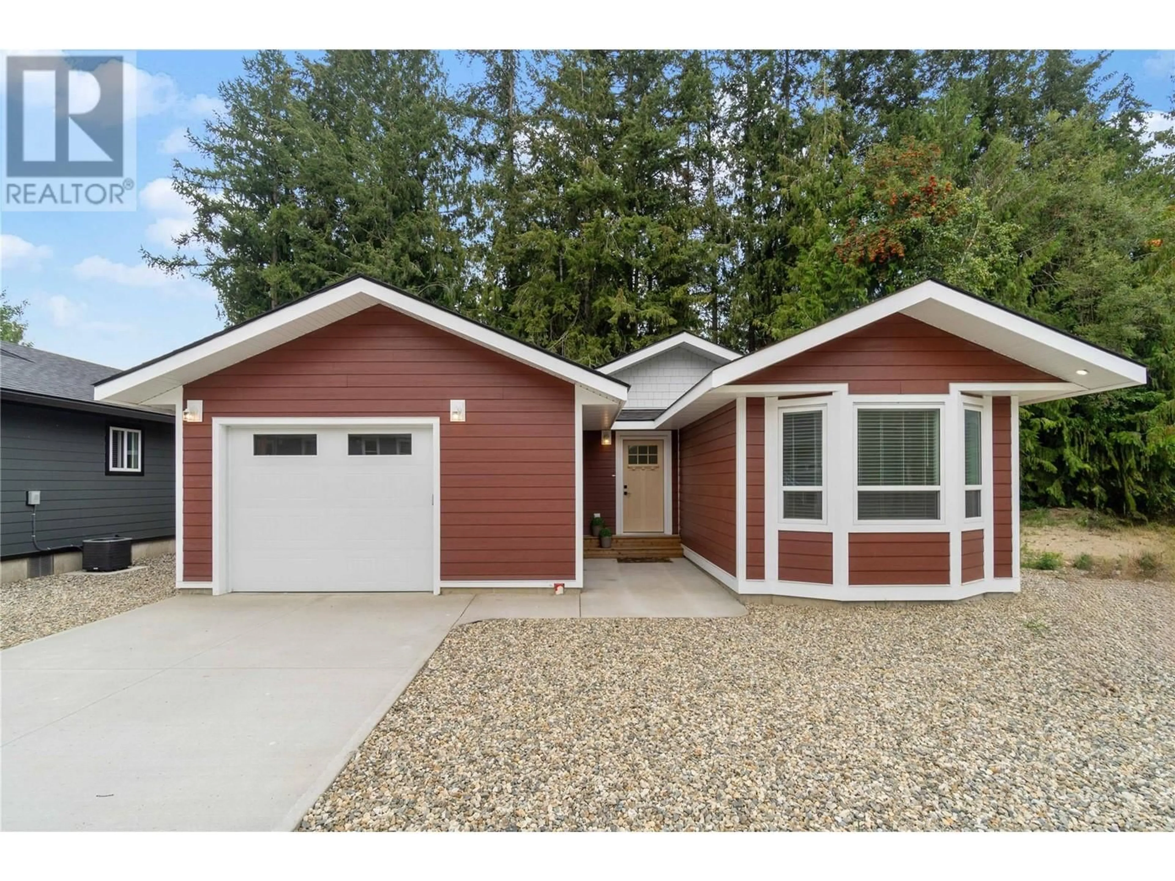 Home with vinyl exterior material for 1134 Hawthorn Row Lot# #24, Sicamous British Columbia V0E2V0