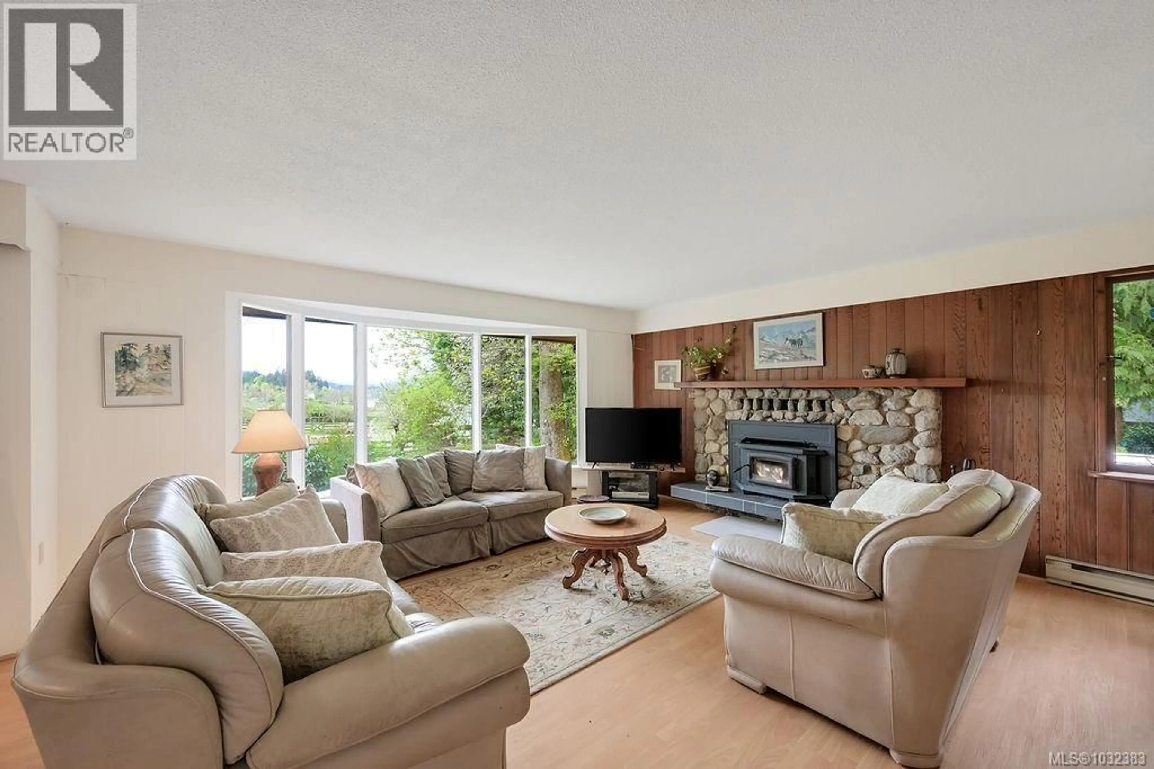 Living room with furniture, unknown for 9236 PINETREE ROAD, North Saanich British Columbia V8L3W2