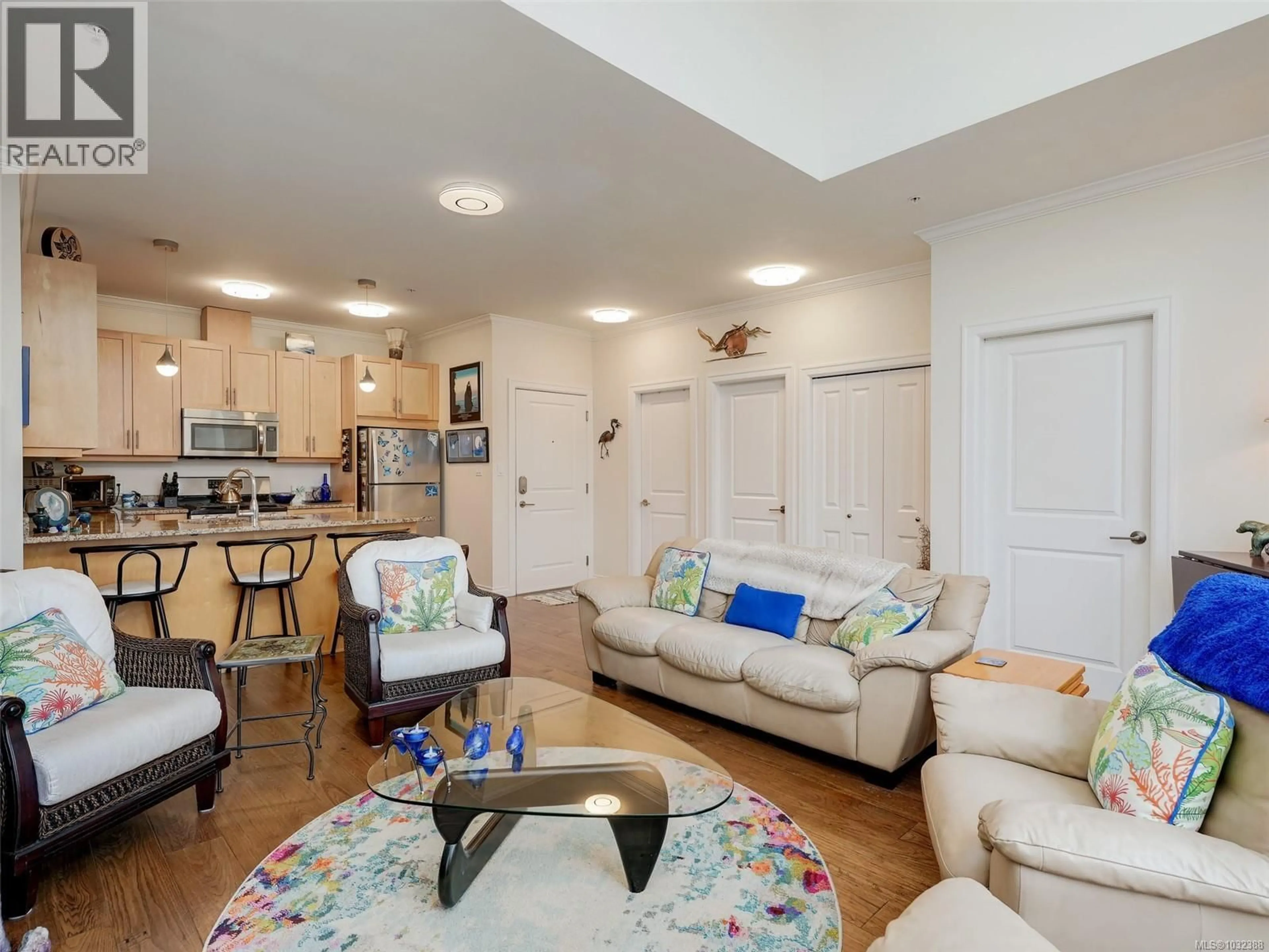 Living room with furniture, unknown for 401 - 2409 BEVAN AVENUE, Sidney British Columbia V8L0C3