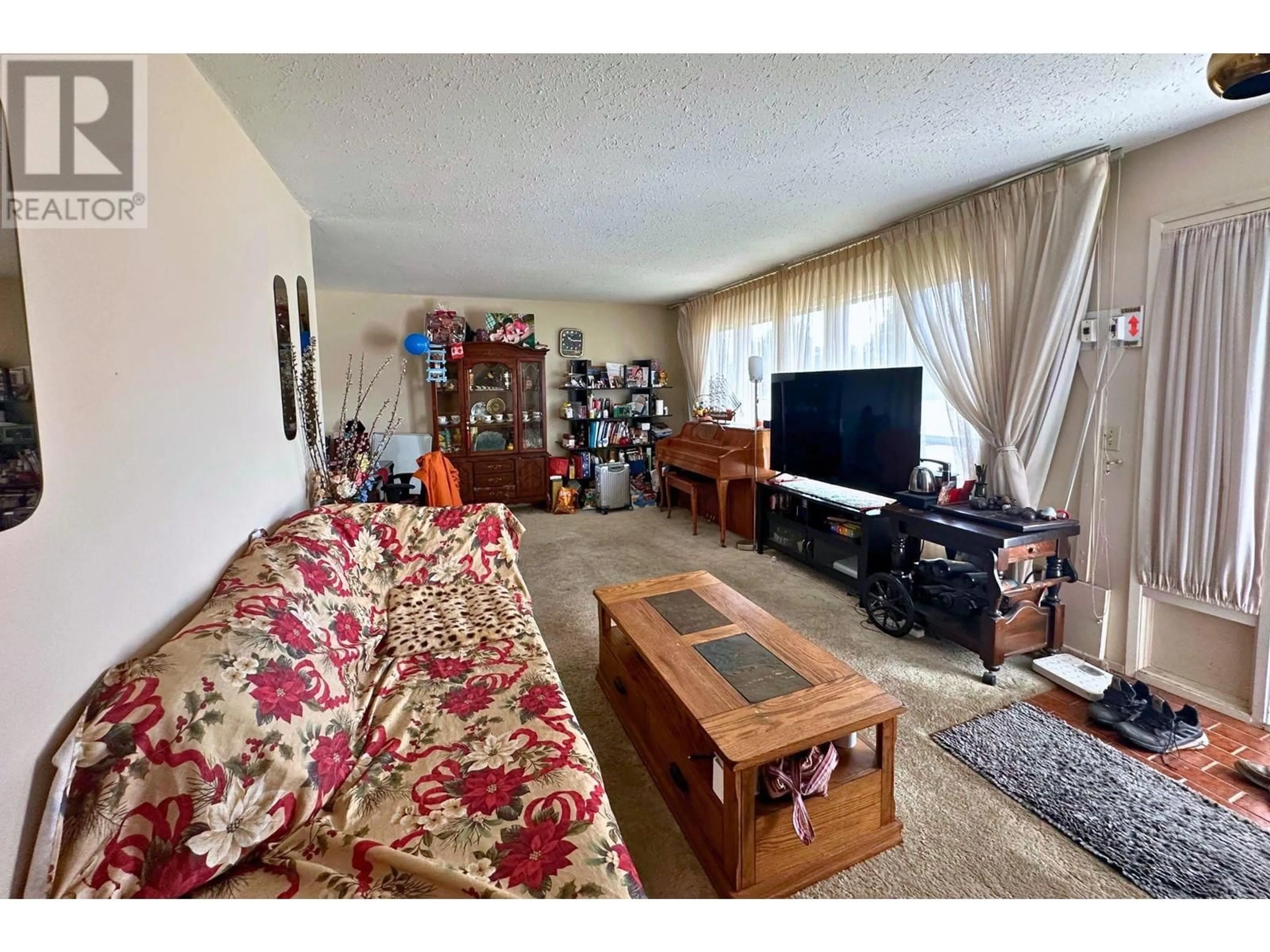 A pic of a room for 1456 SPRINGFIELD ROAD, Kelowna British Columbia V1Y5V3