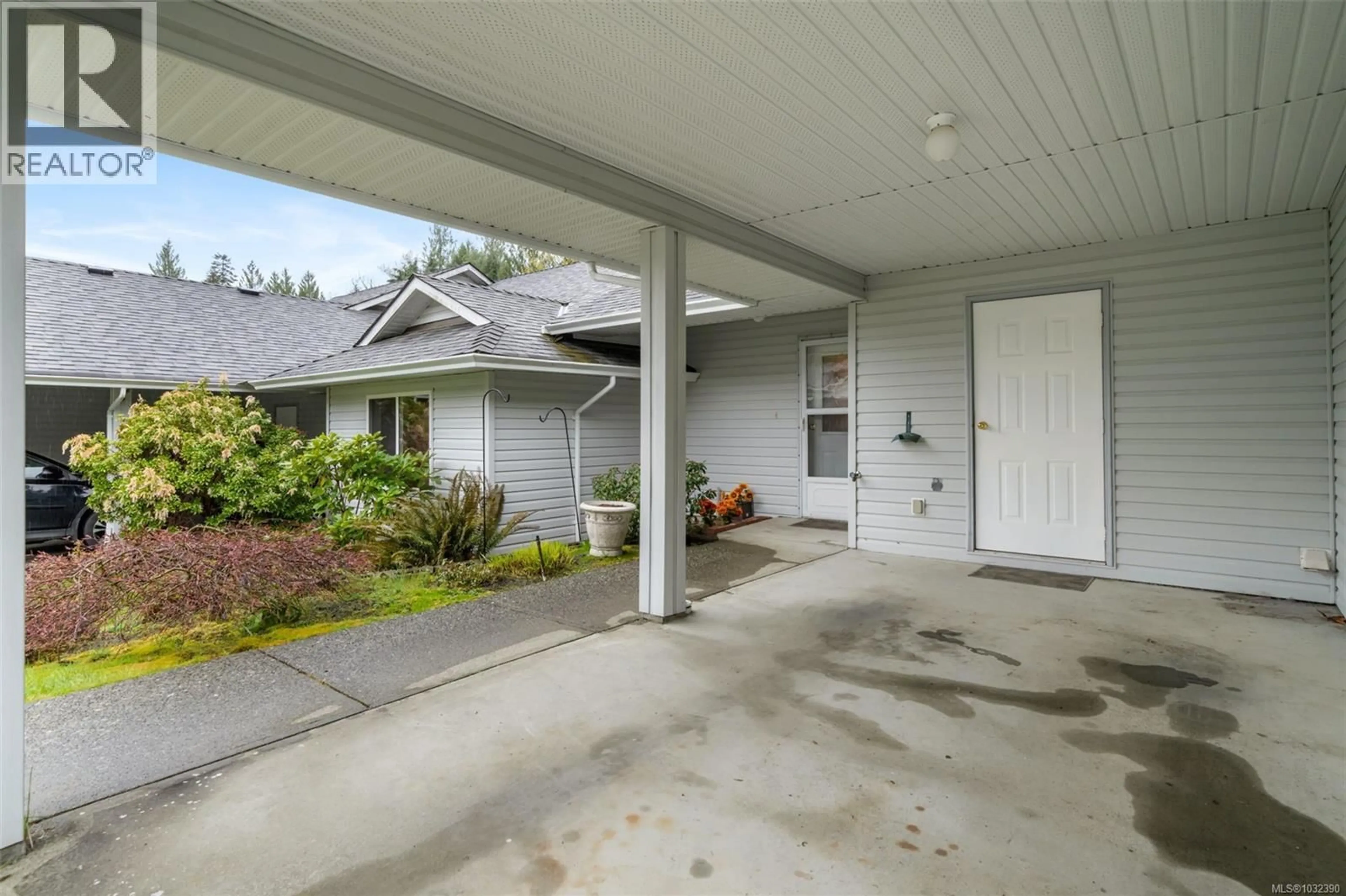 Home with vinyl exterior material, street for 8 - 300 GROSSKLEG WAY, Lake Cowichan British Columbia V0R2G0