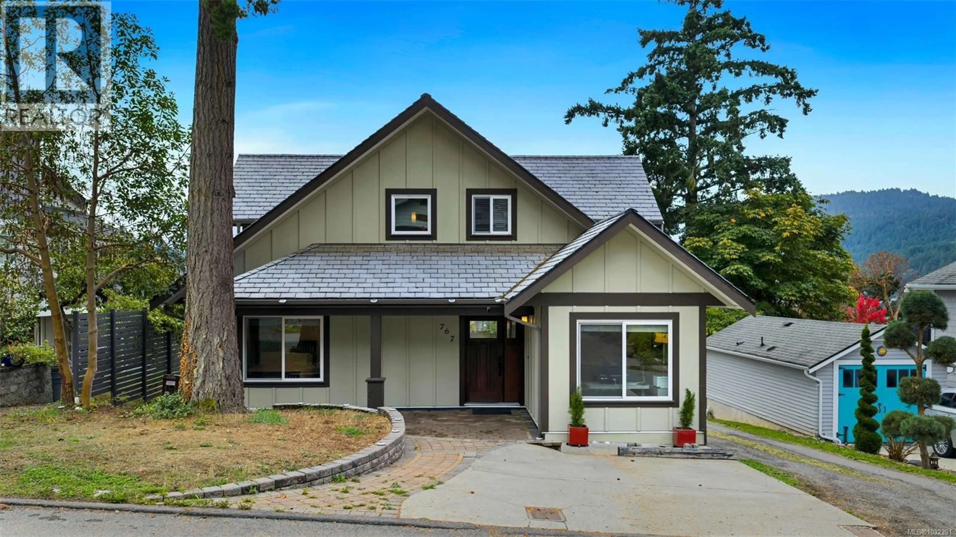 Home with vinyl exterior material, street for 767 HARDING LANE, Central Saanich British Columbia V8M2G2
