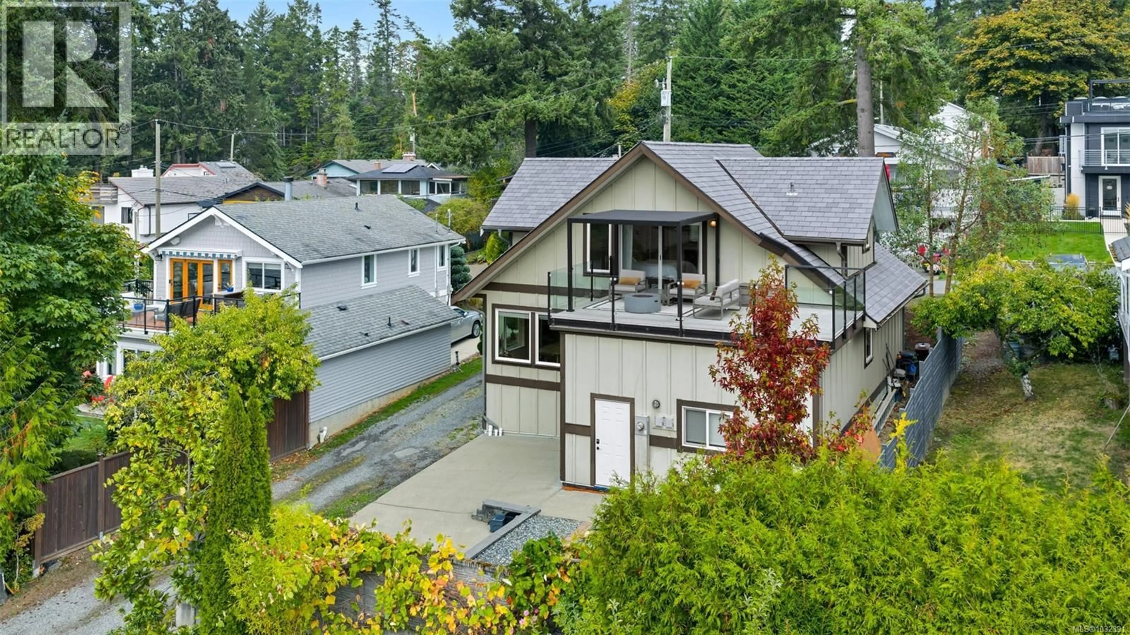 A pic from outside/outdoor area/front of a property/back of a property/a pic from drone, street for 767 HARDING LANE, Central Saanich British Columbia V8M2G2