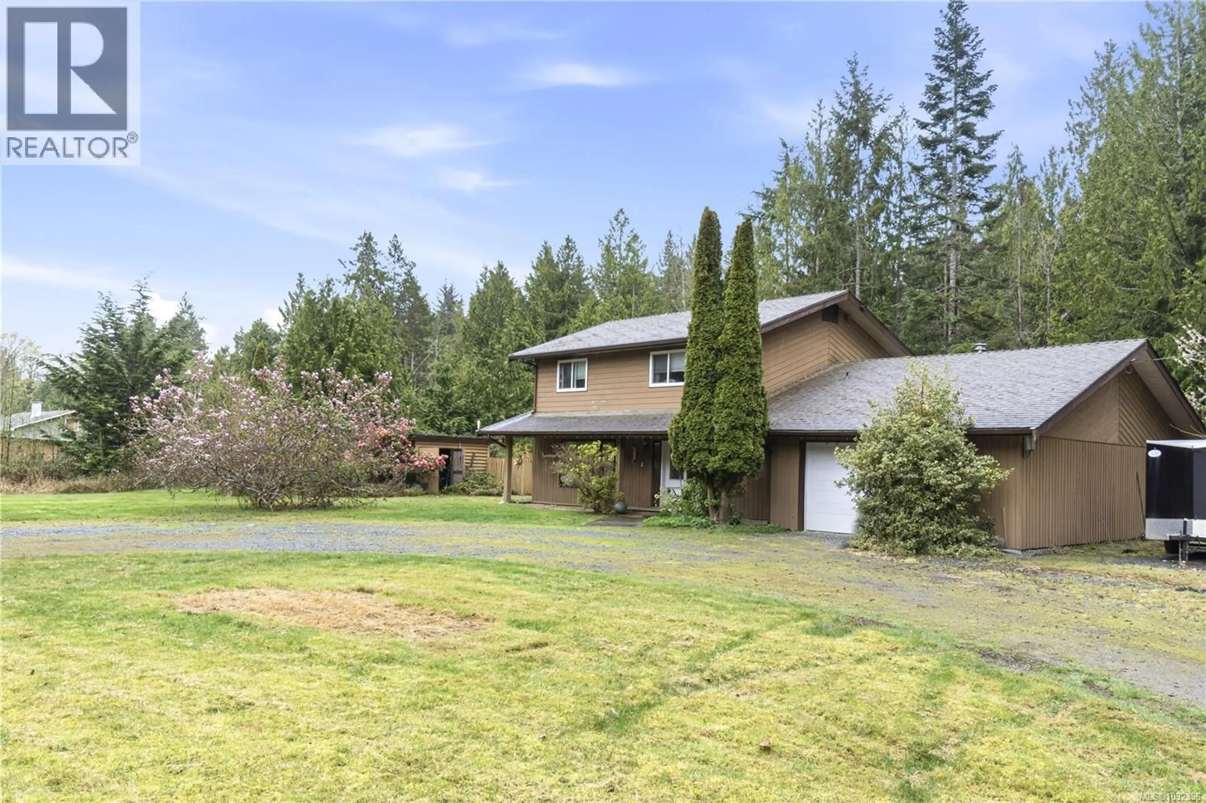 A pic from outside/outdoor area/front of a property/back of a property/a pic from drone, unknown for 4080 ISLAND HIGHWAY, Qualicum Beach British Columbia V9K2B1