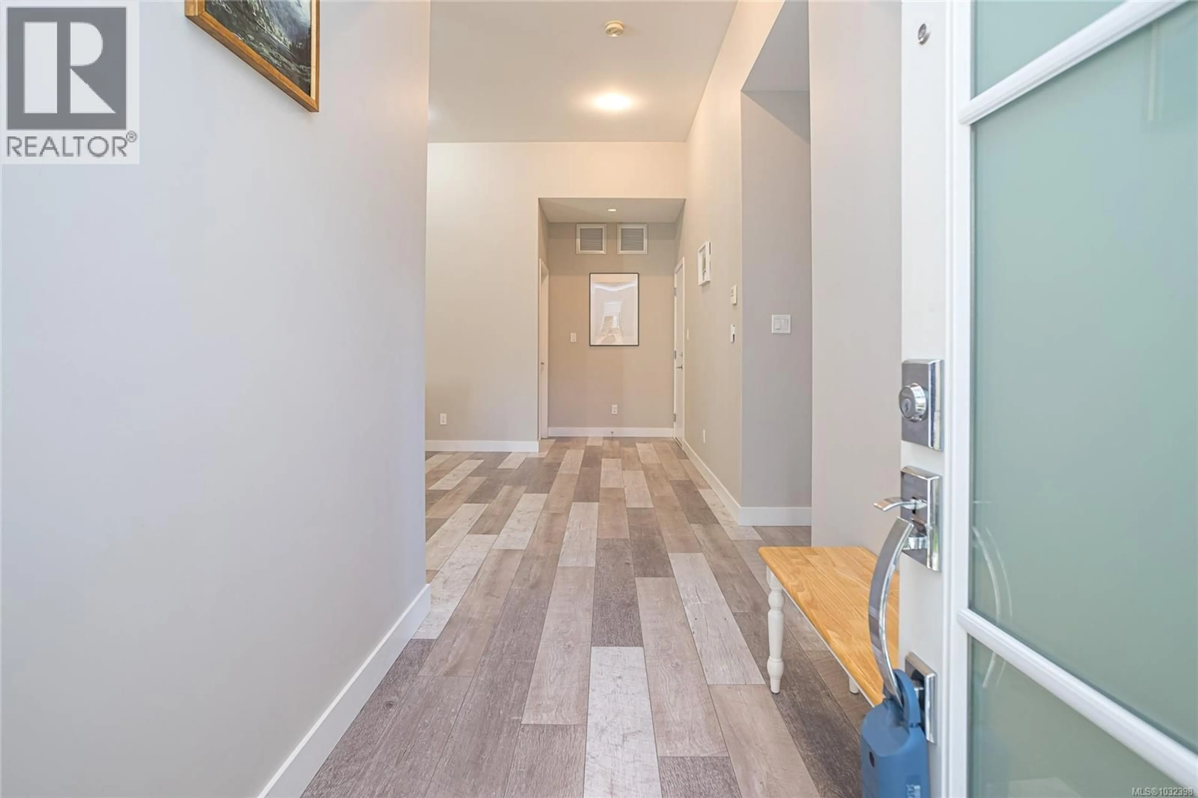 Indoor entryway for 912 RANDALL PLACE, Langford British Columbia V9B5W1