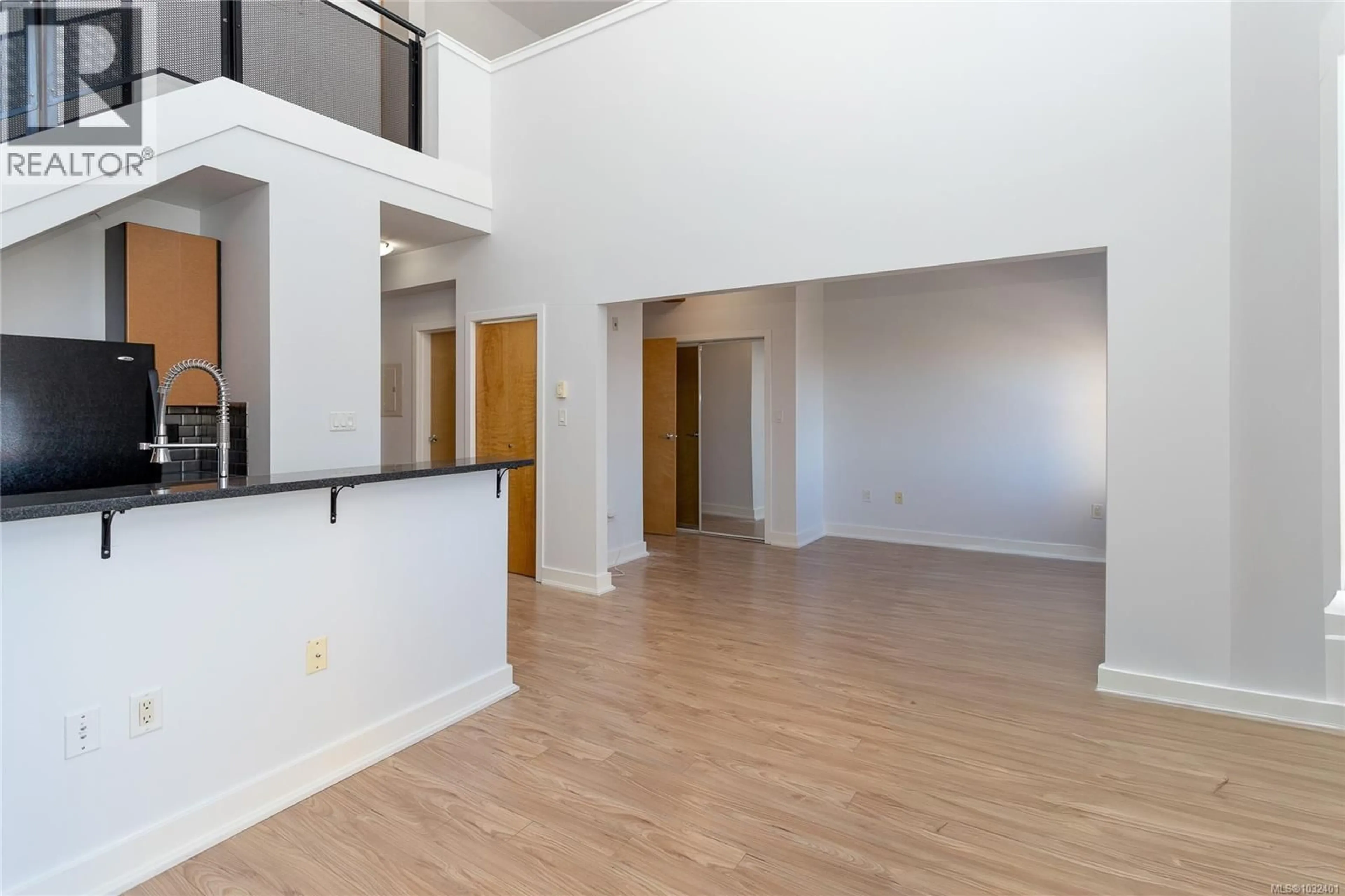 Indoor foyer for 323 - 599 PANDORA AVENUE, Victoria British Columbia V8W1N5